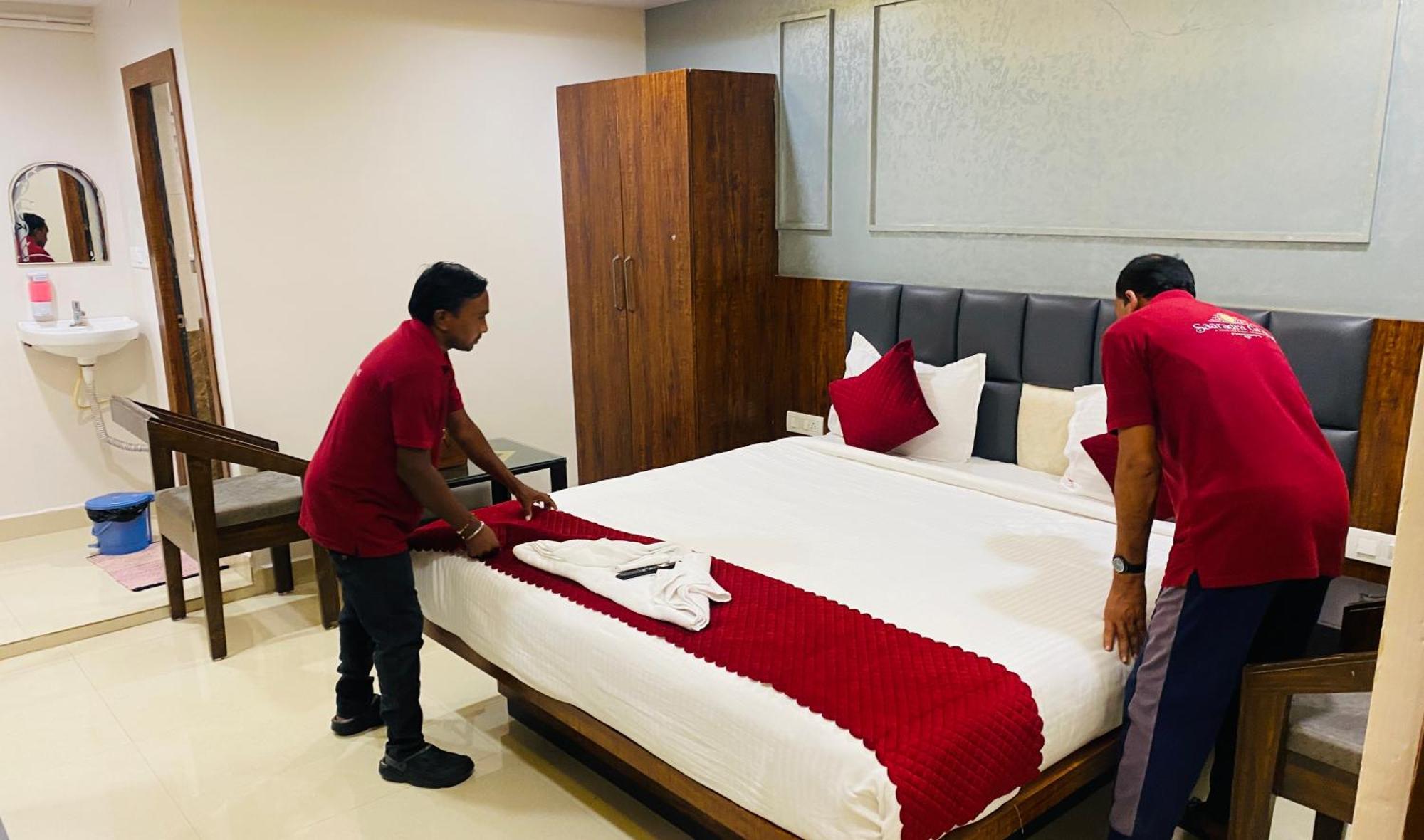 Hotel Saaradhi Grand 4*