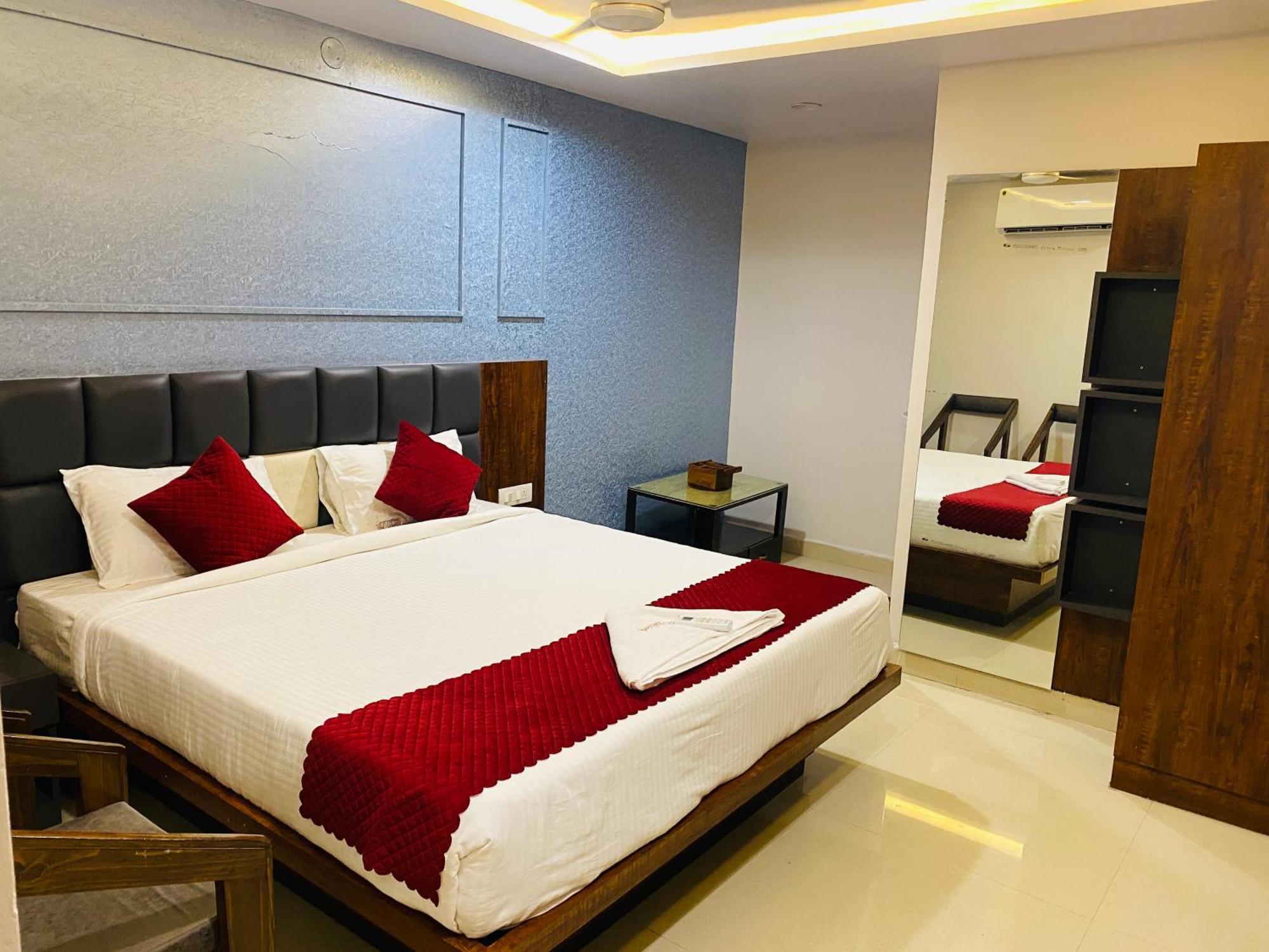 Saaradhi Grand 4* Hyderabad