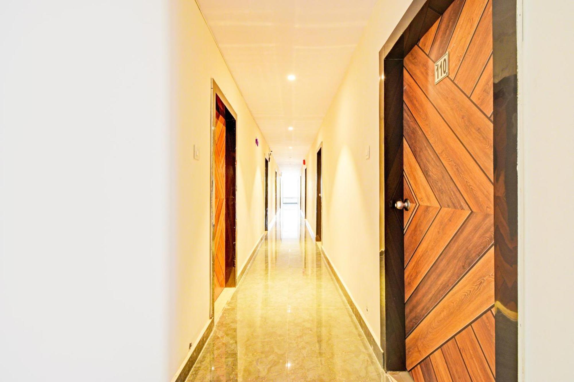 Hotel O Malani 3*