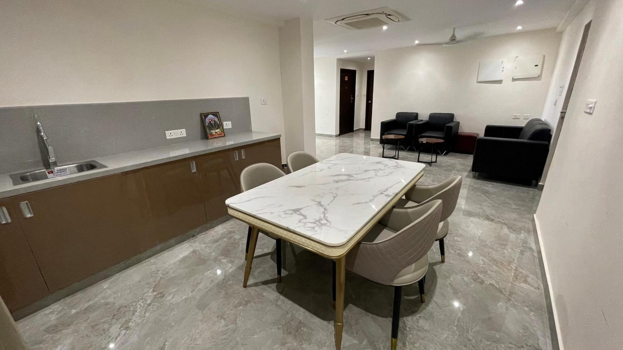 Silver Cle Hotel