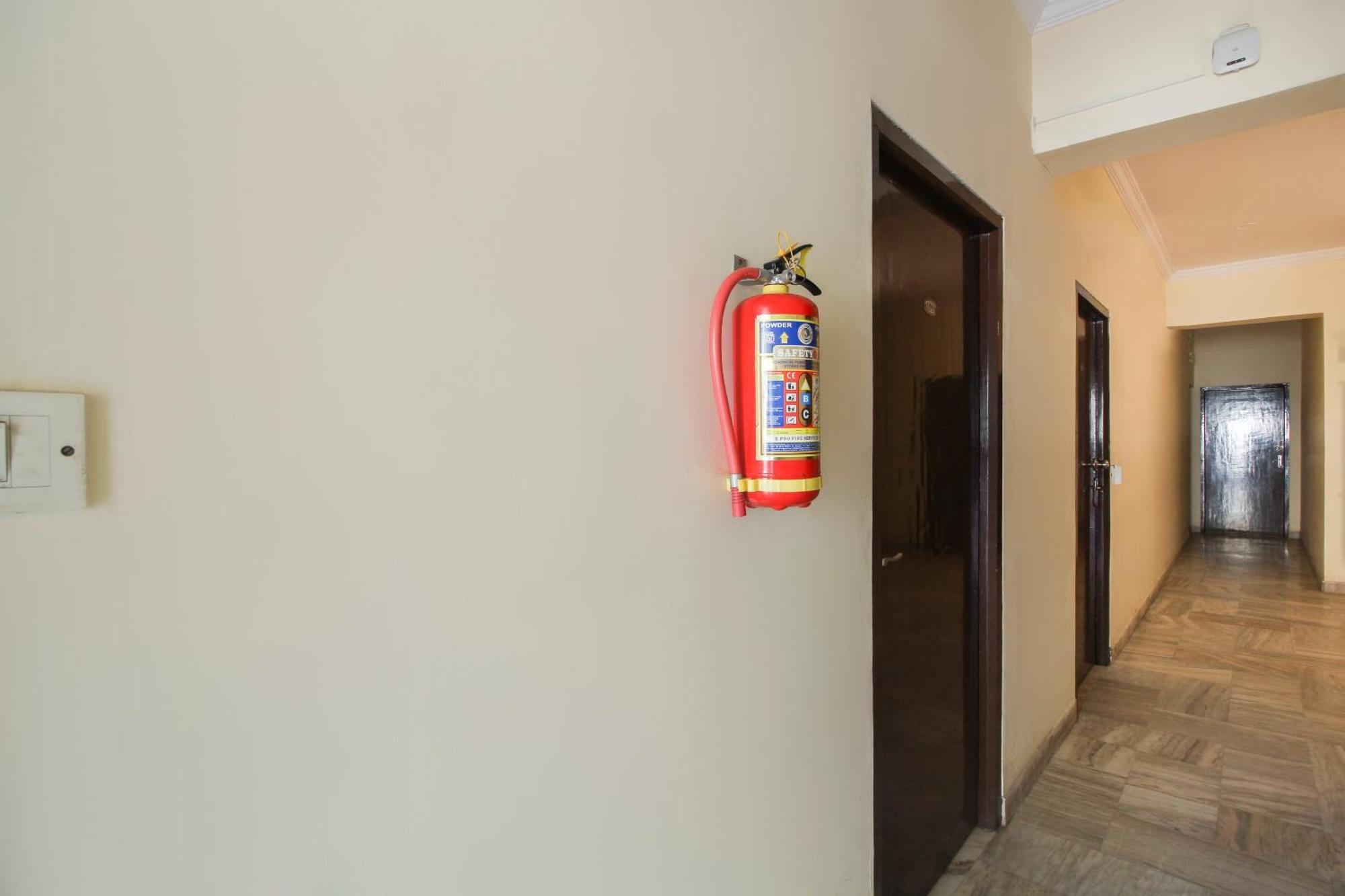 Collection O White House Silverkey Near Film Nagar Hotel Hyderabad