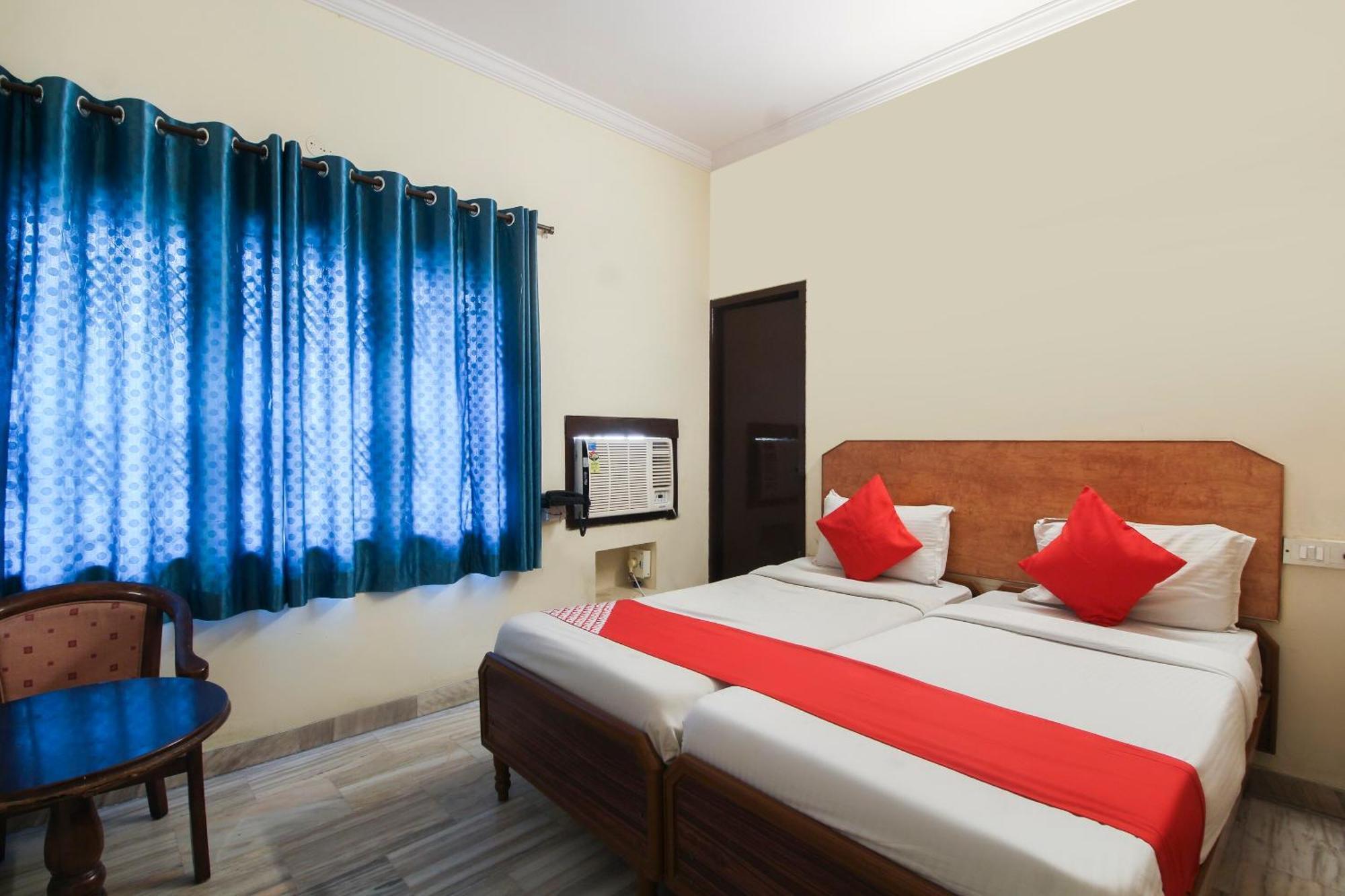 Collection O White House Silverkey Near Film Nagar Hotel 4*