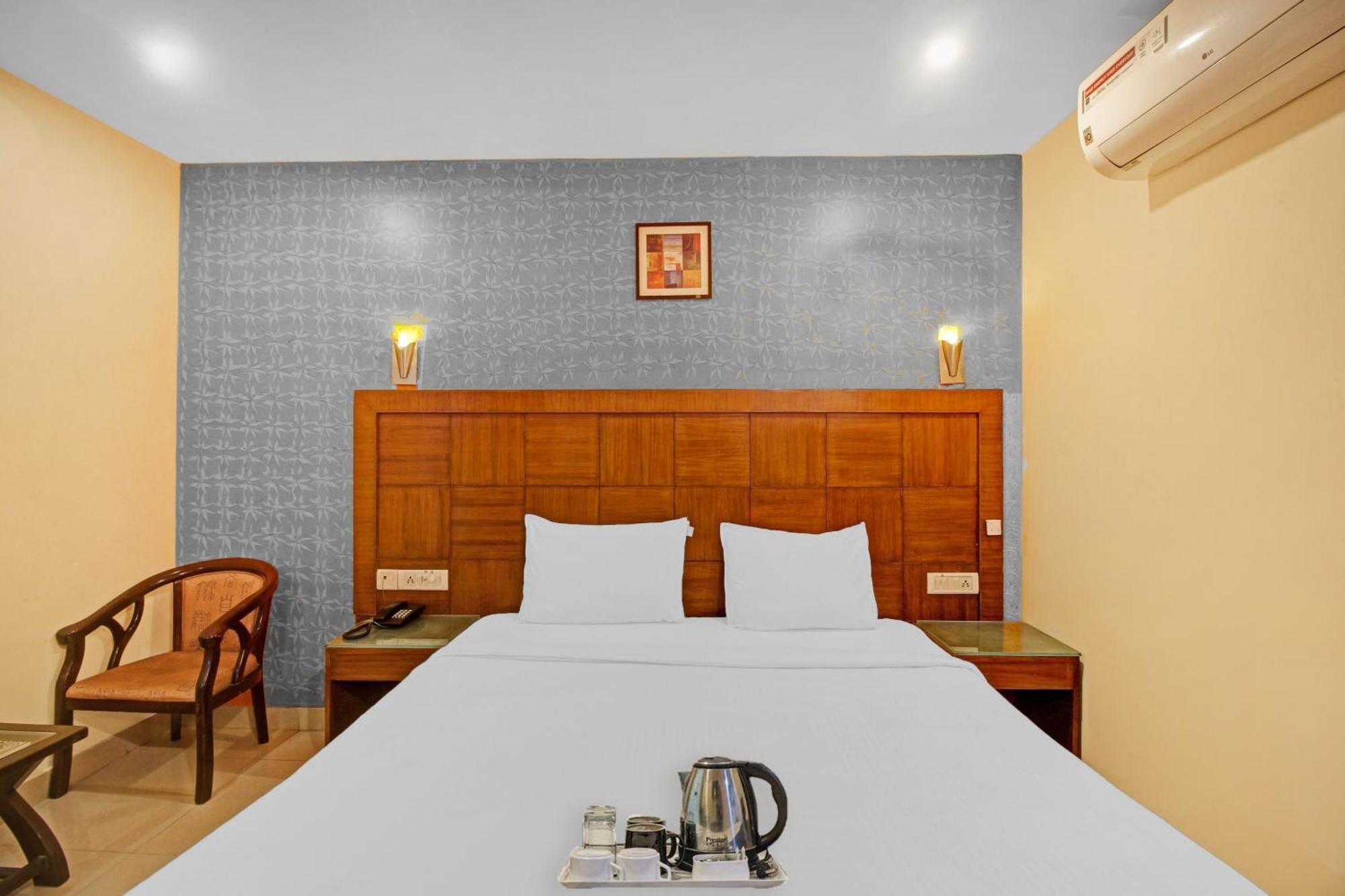 Townhouse The Grand Plaza Hotel