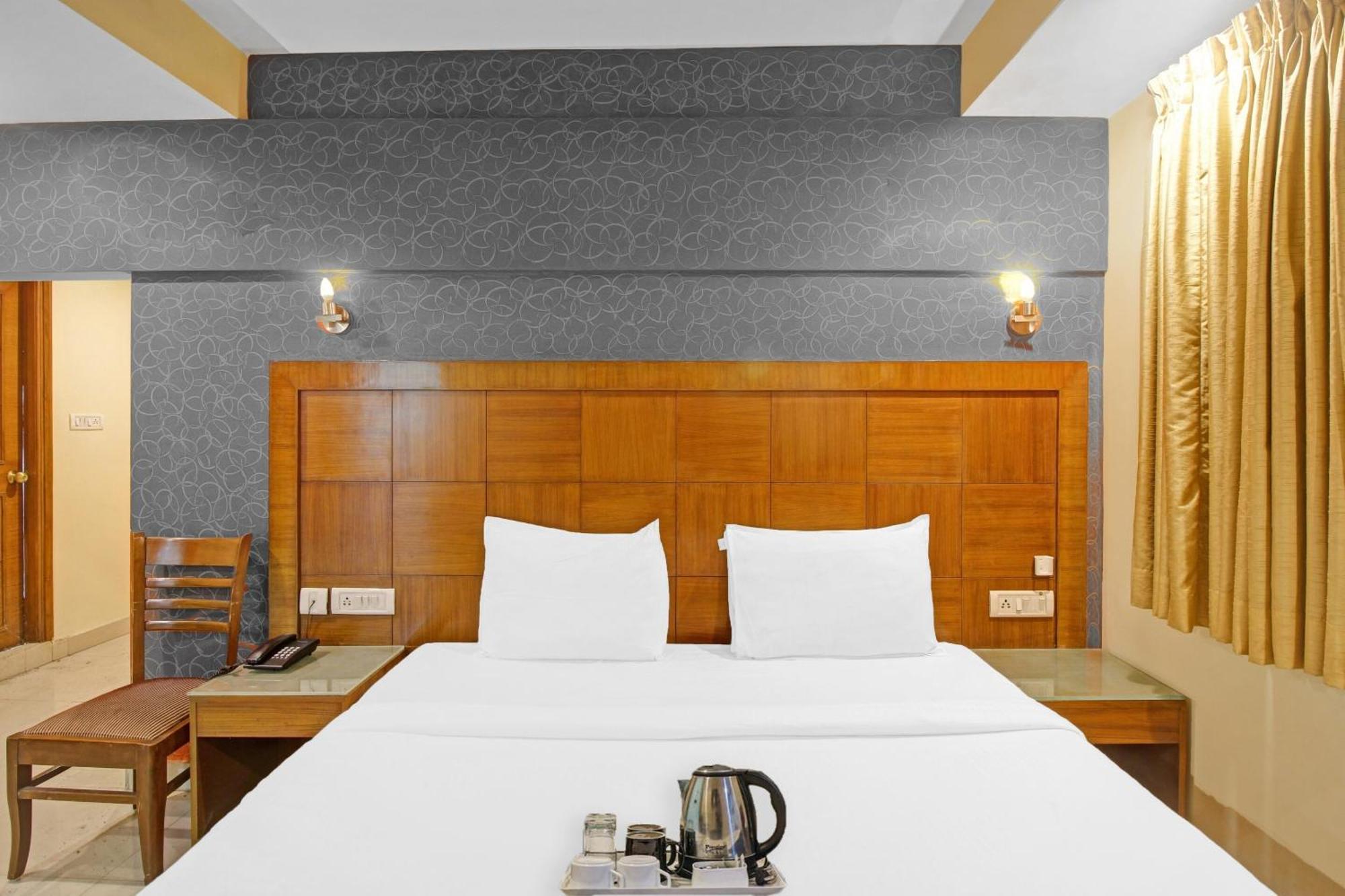 Townhouse The Grand Plaza Hotel