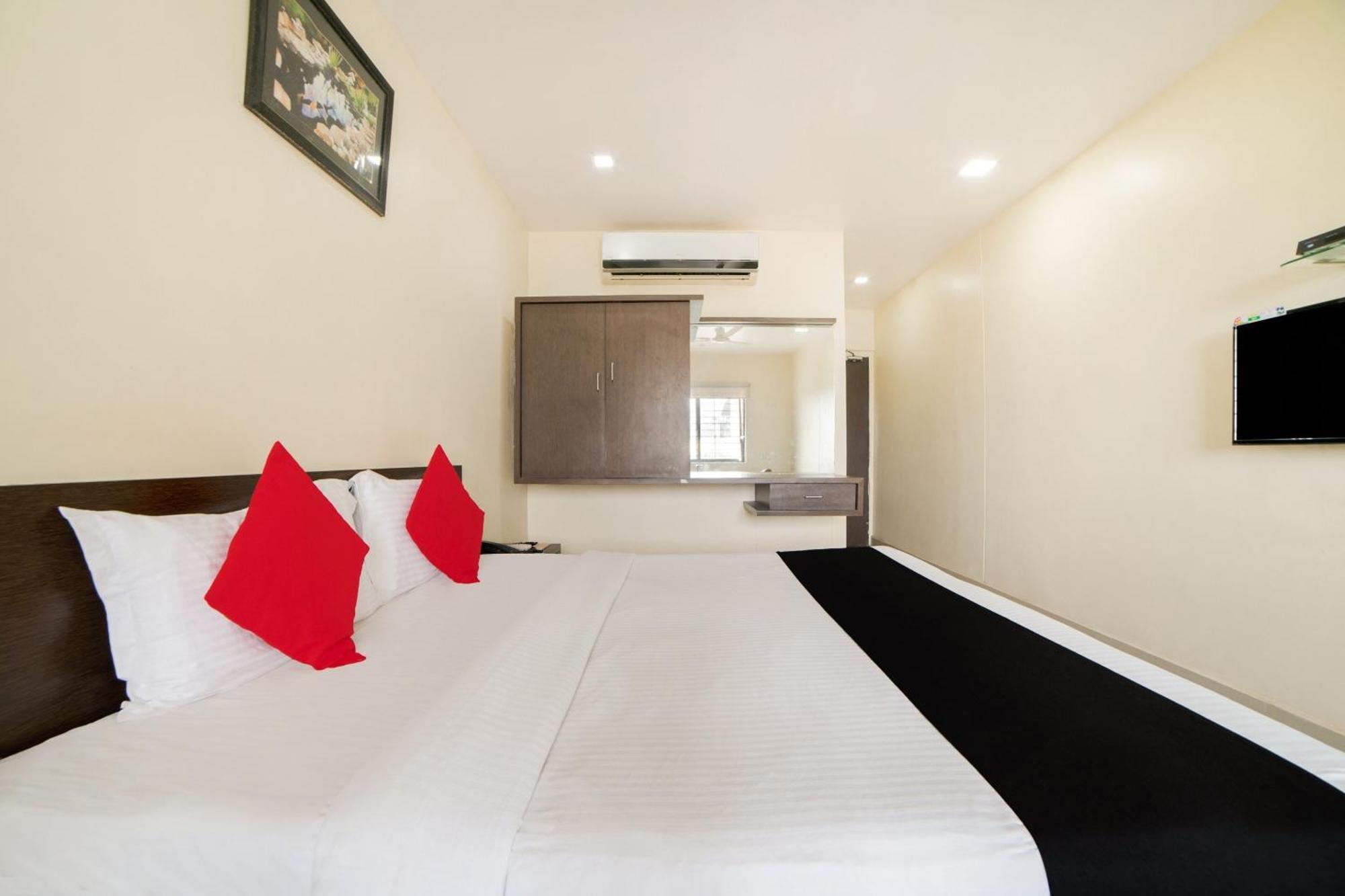Hotel Super Capital O Raaga Grand Hyderabad