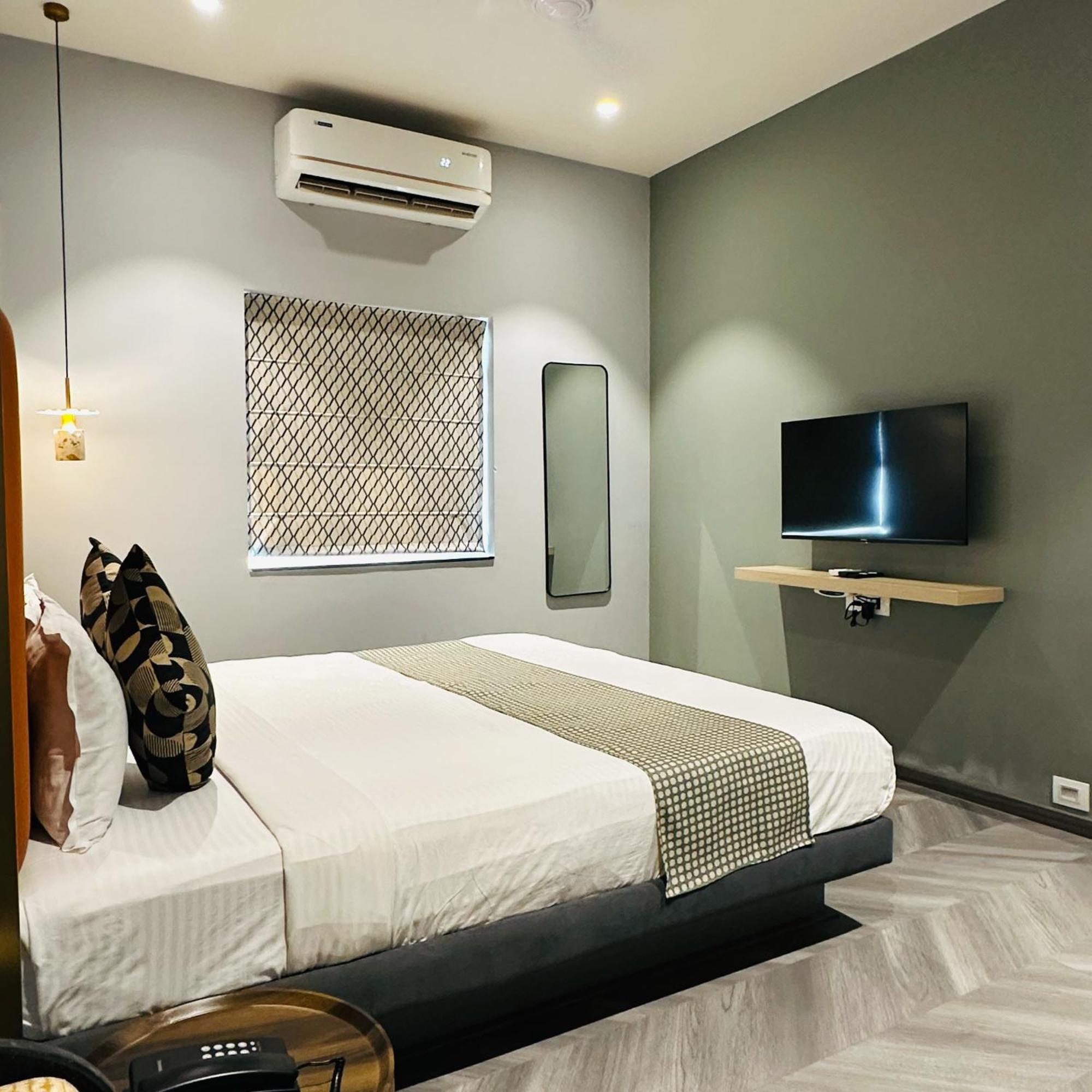 La Serene Hotel 3*