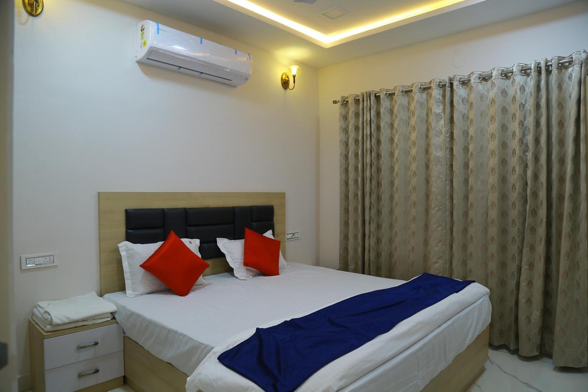 Hotel The Balcony I Gachibowli Hyderabad