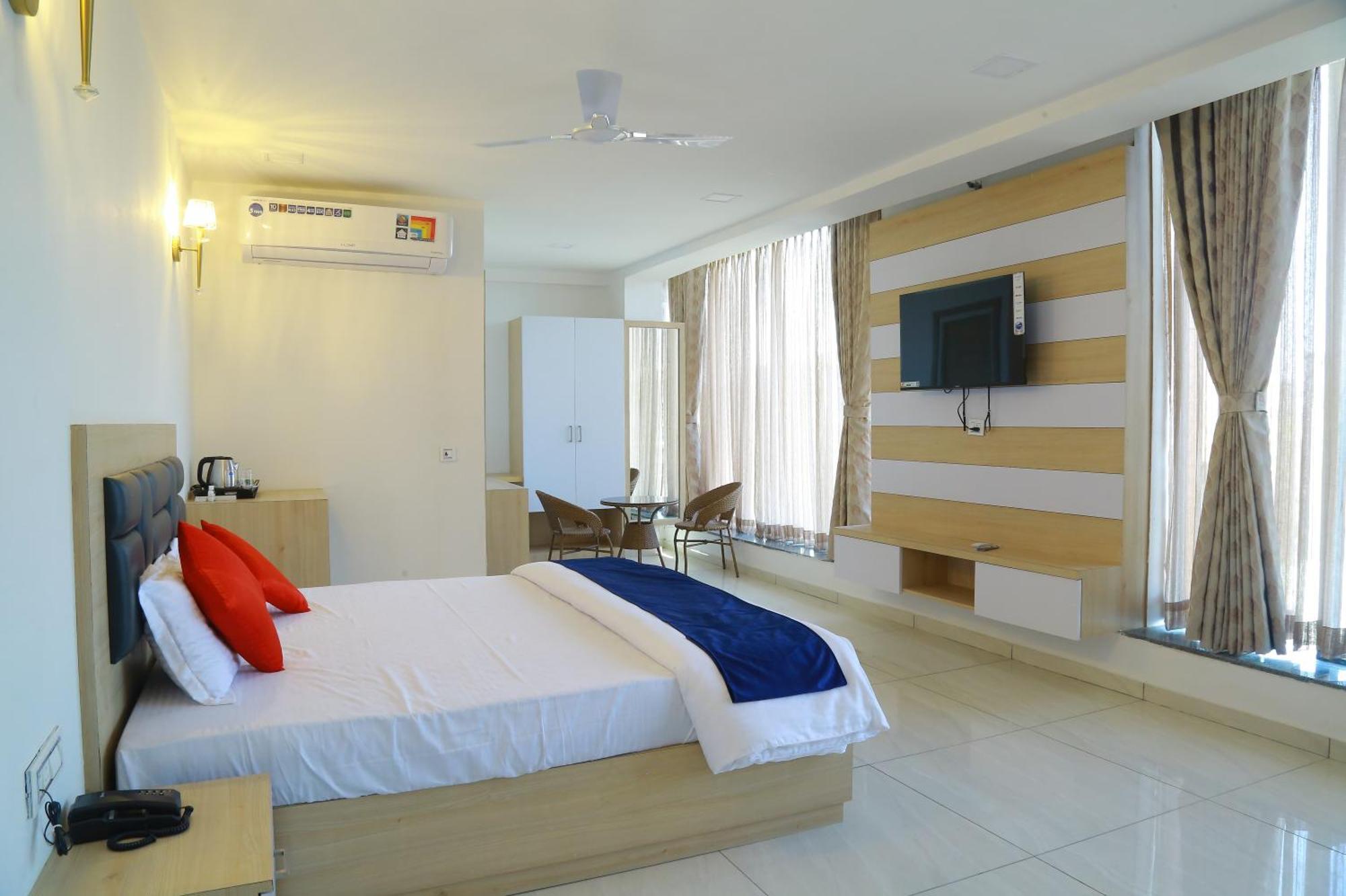 Hotel The Balcony I Gachibowli Hyderabad