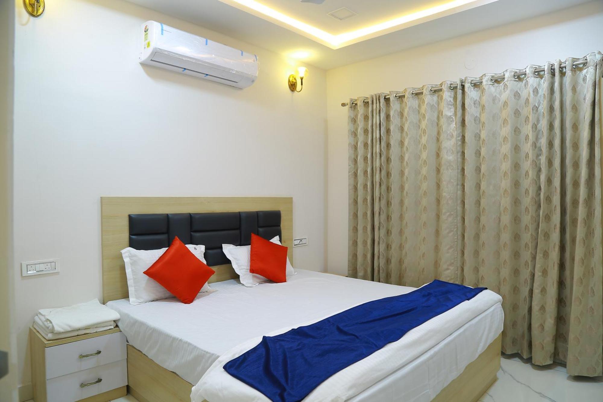 Hotel The Balcony I Gachibowli Hyderabad