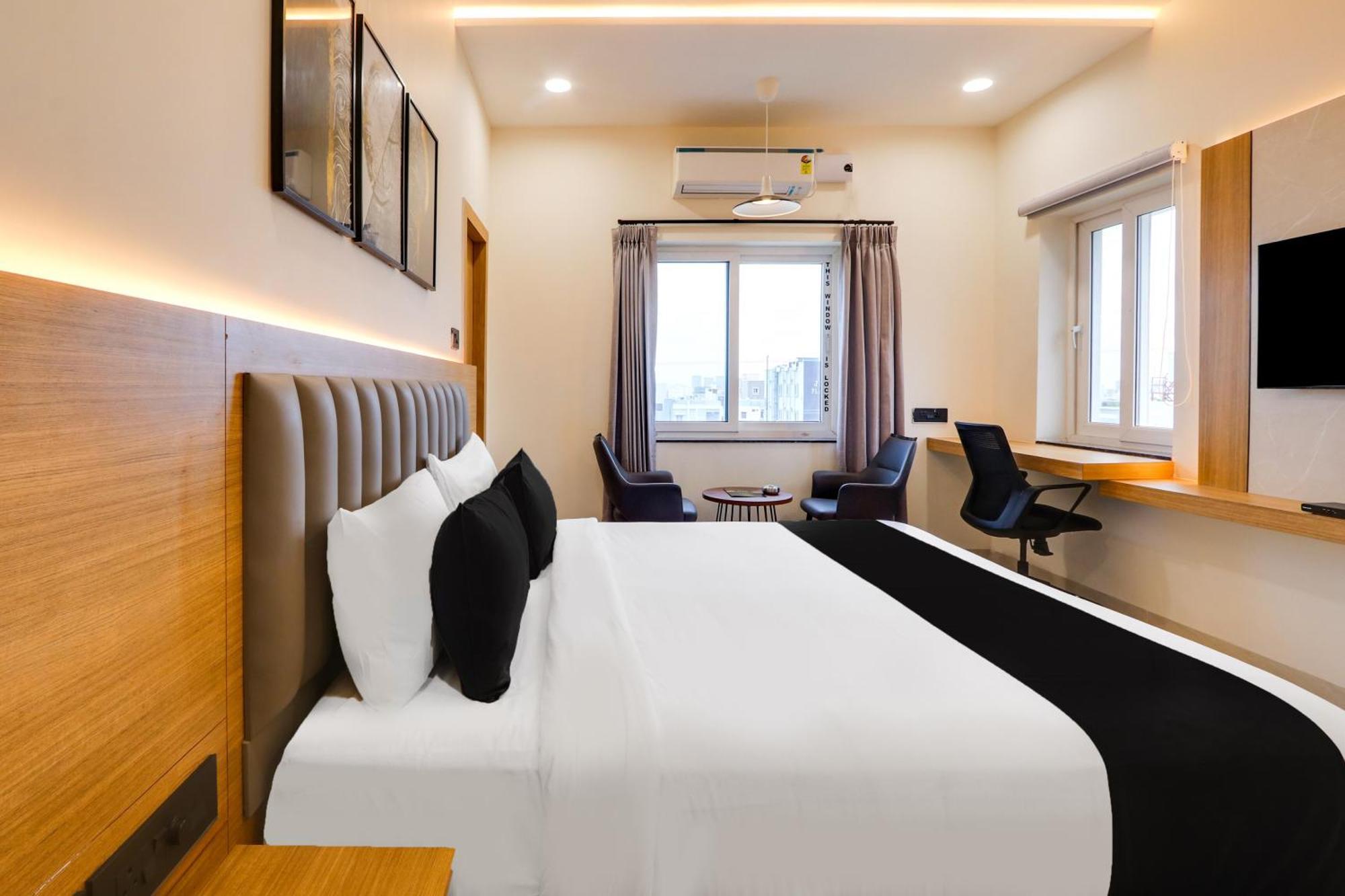 Townhouse Oak Indigo Business 3* Hyderabad