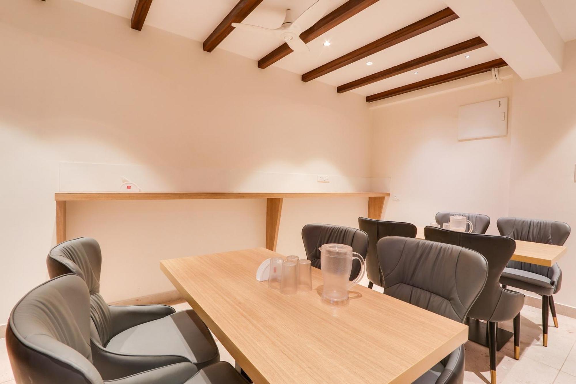 Hotel Townhouse Oak Indigo Business 3*