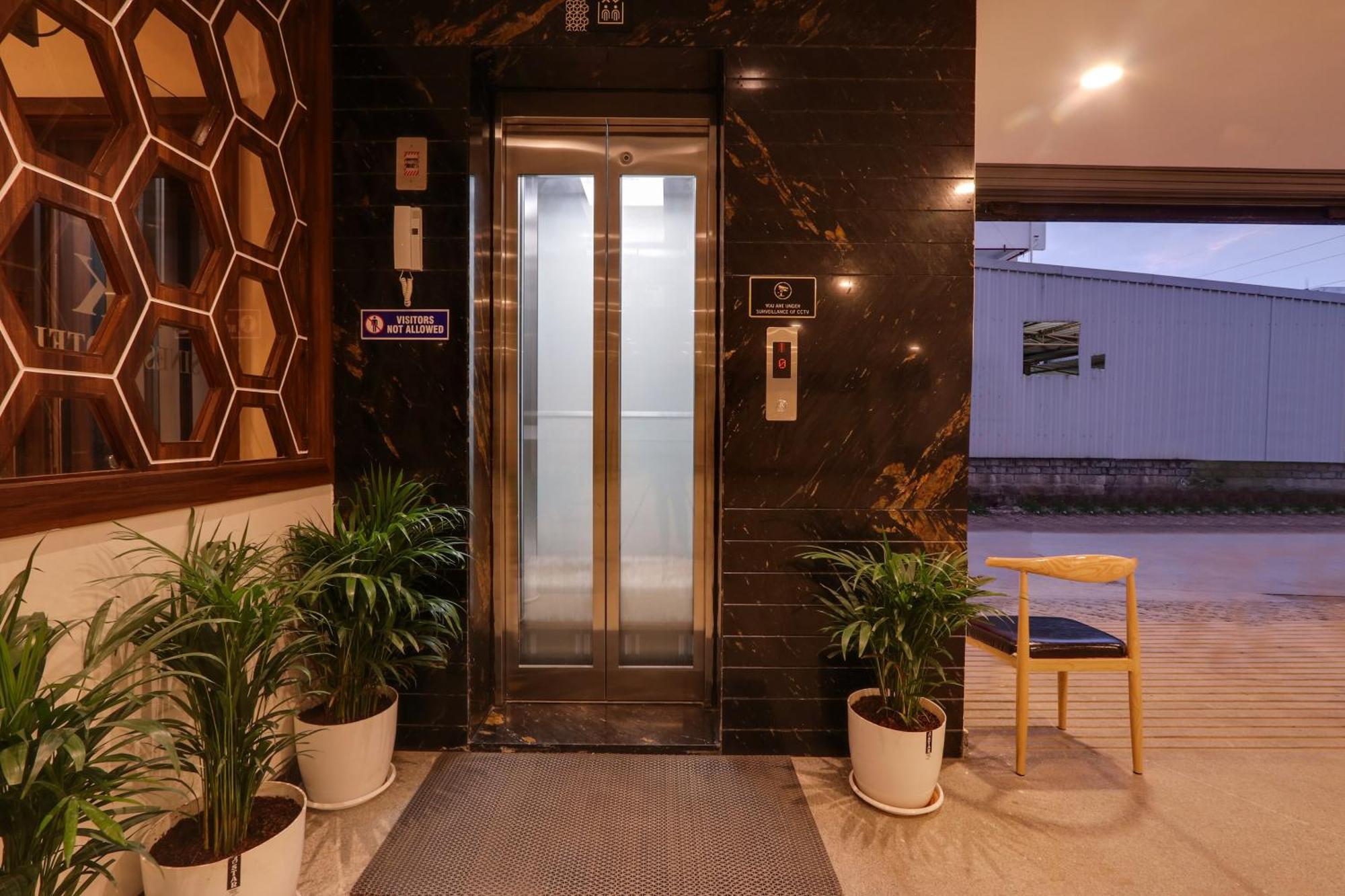 Hotel Townhouse Oak Indigo Business 3*