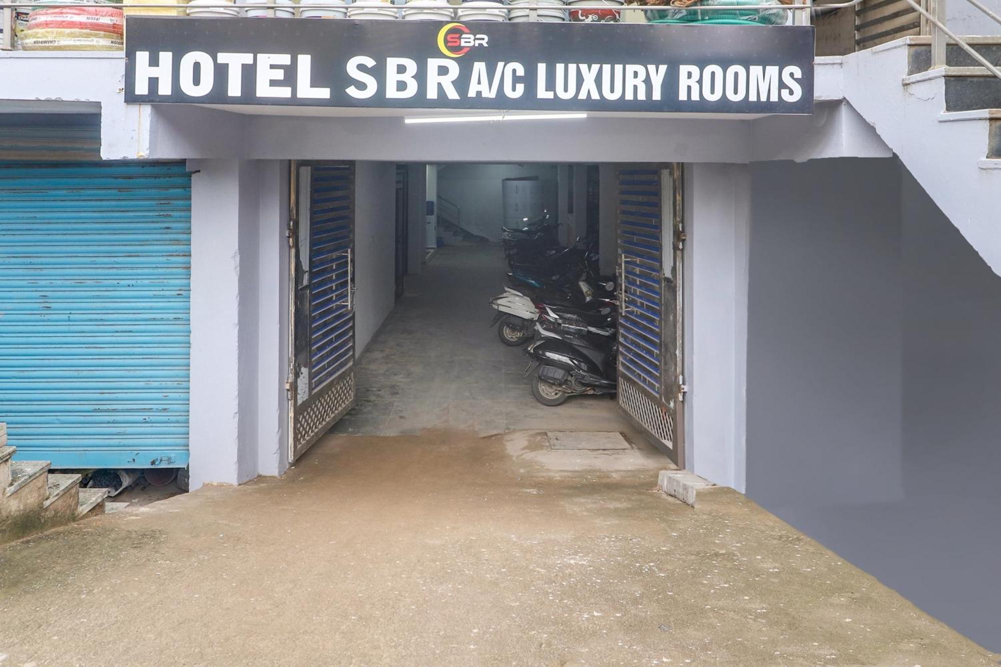 Collection O Sbr Kondapur Near Rto Office Hotel