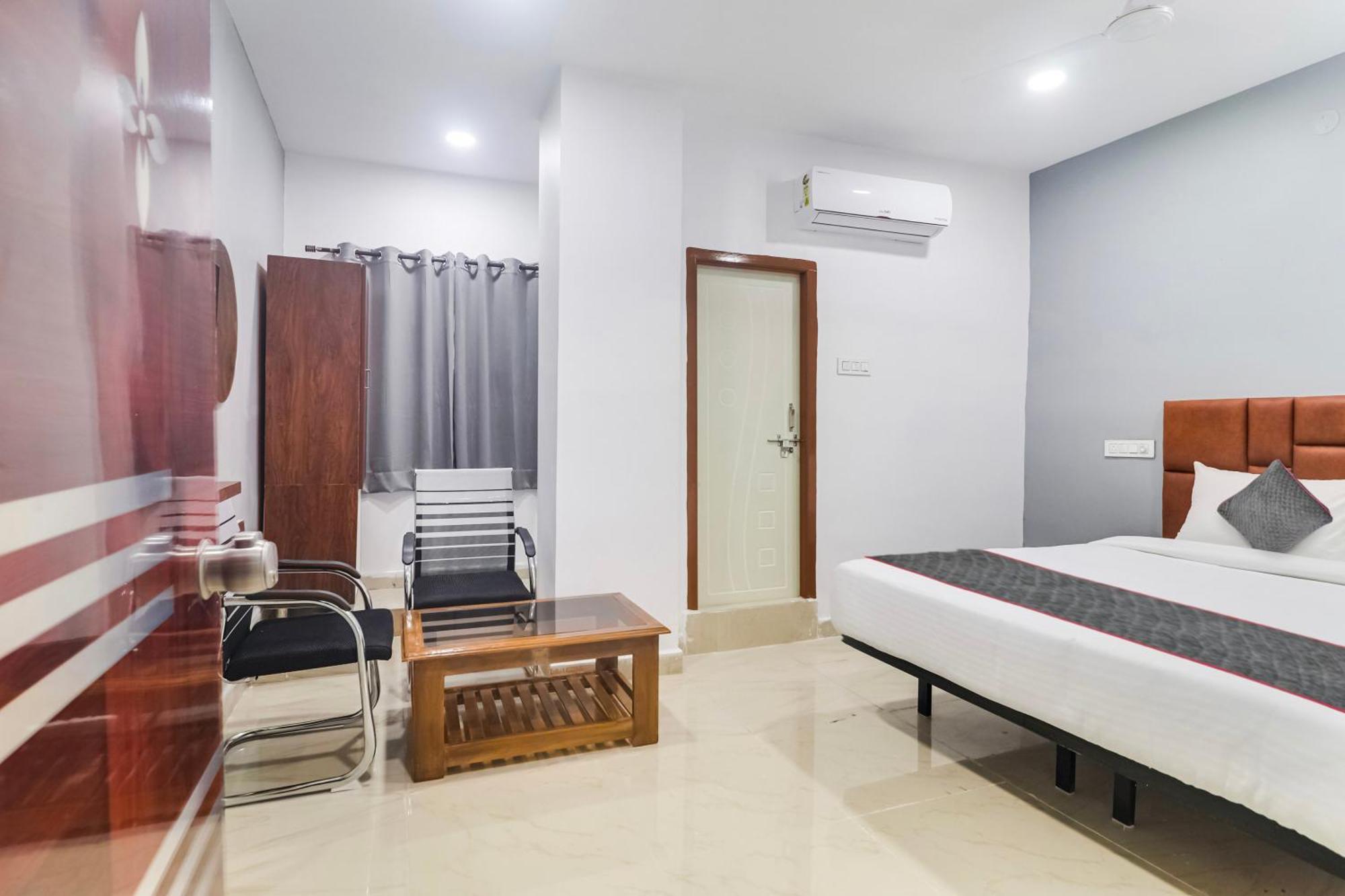 Hotel Townhouse Lavish Oak