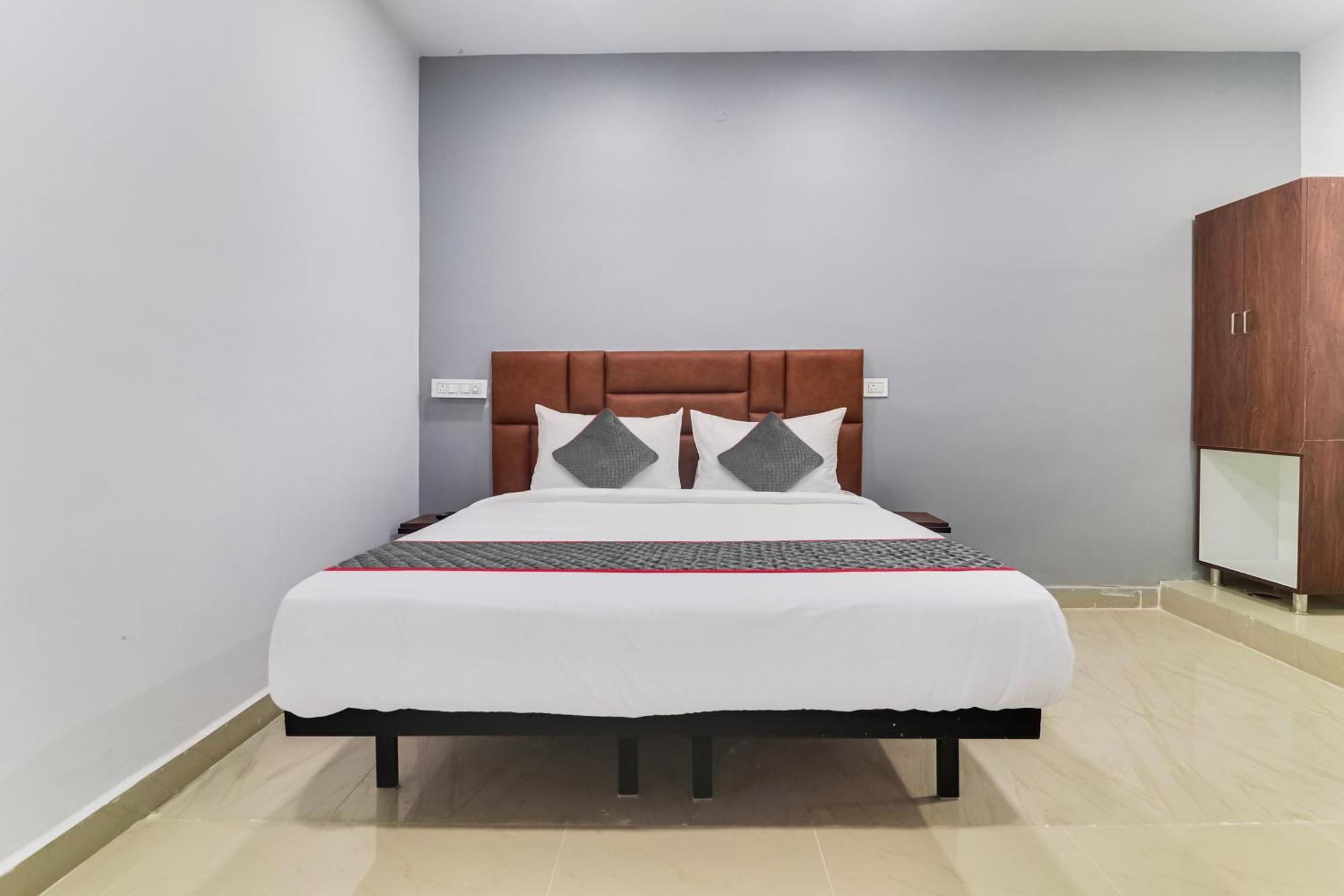 Townhouse Lavish Oak Hotel Hyderabad