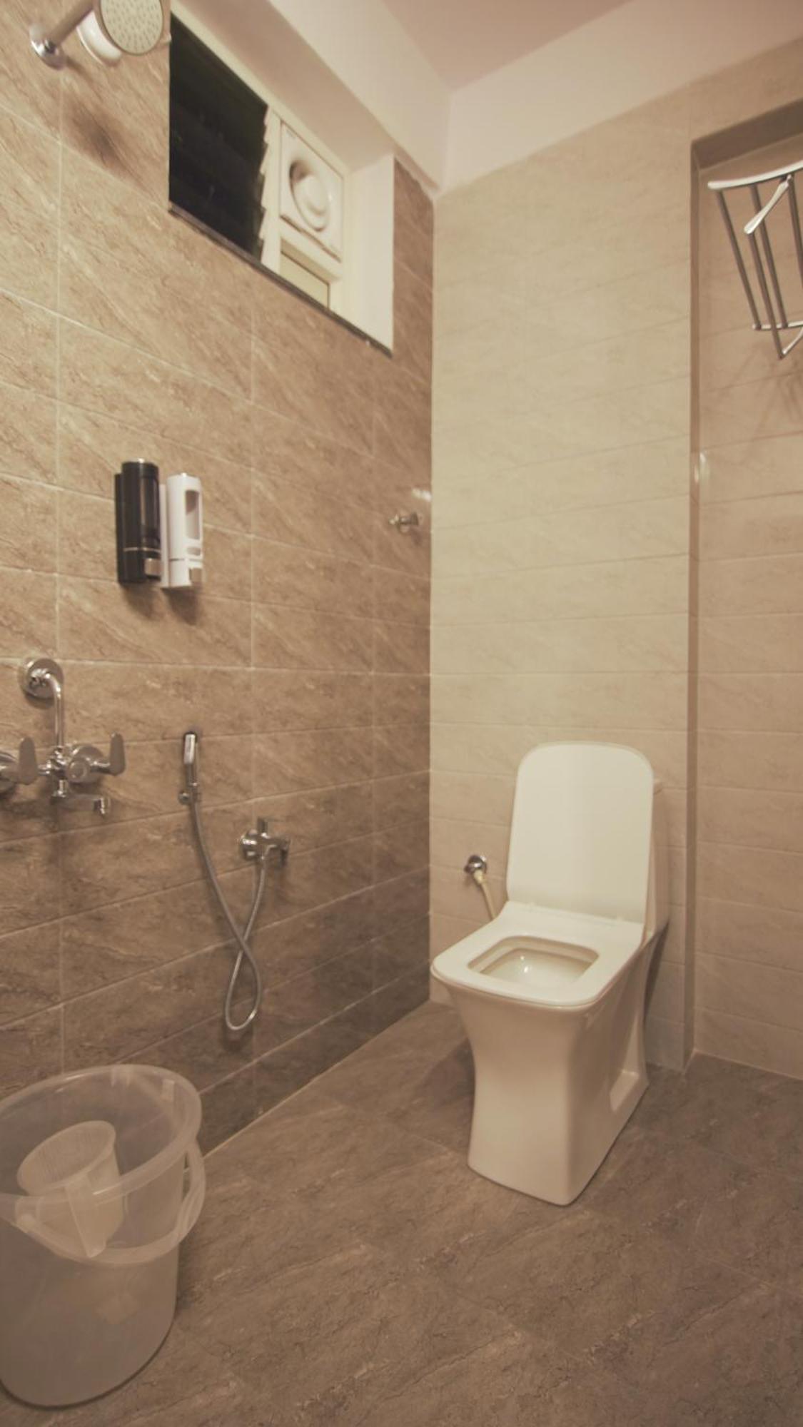 Radhe Hotel *