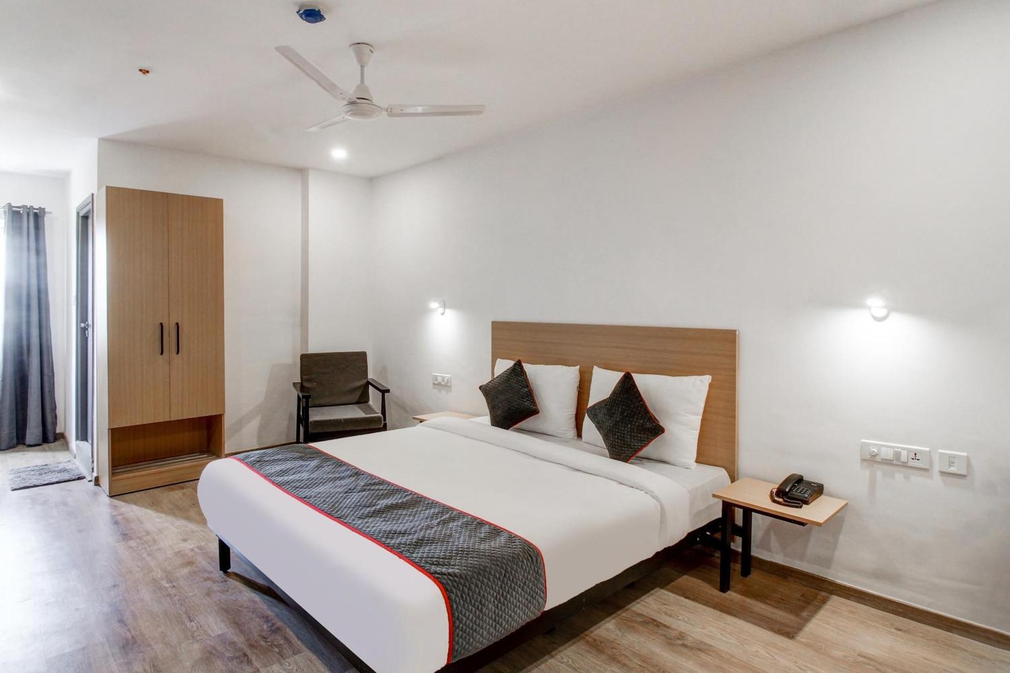 Hotel Super Townhouse Rcc Majestic 397 Lb Nagar