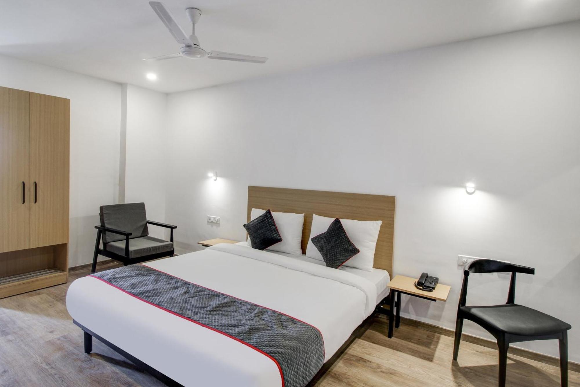 Super Townhouse Rcc Majestic 397 Lb Nagar Hotel 4*
