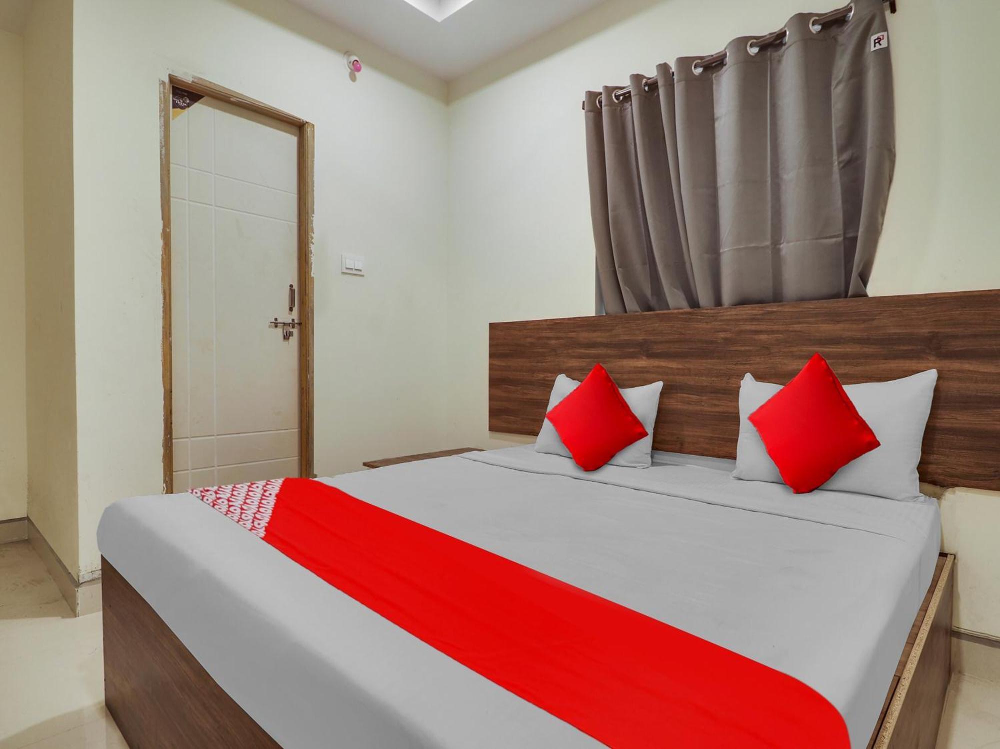 O R Square Uppal Hotel 4*