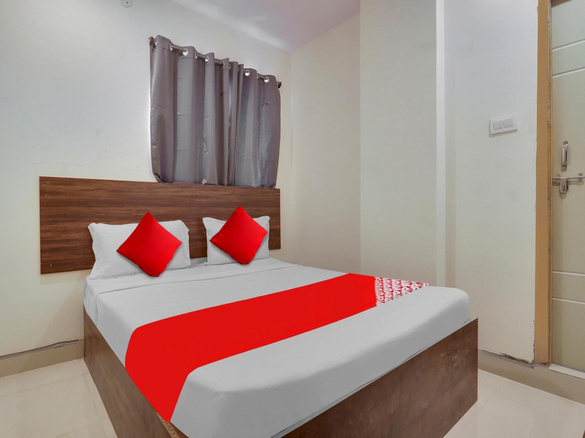 Hotel O R Square Uppal 4*