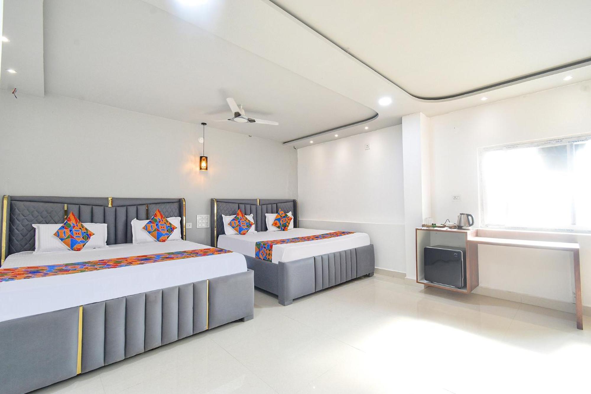 Fabhotel Srs Grand - Nr Mahindra University, Gandi Maisamma 3*