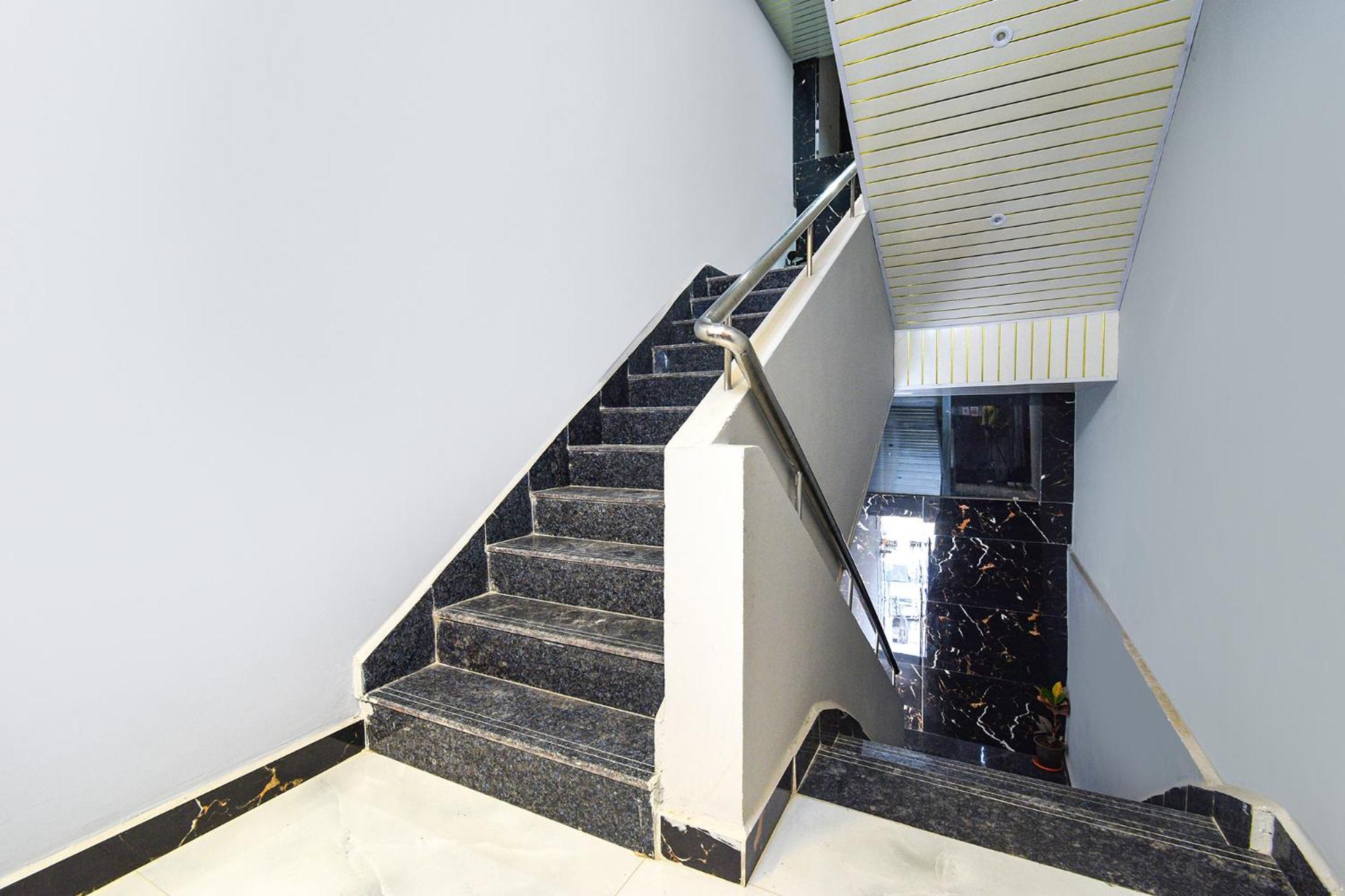 Fabhotel Srs Grand - Nr Mahindra University, Gandi Maisamma Hyderabad