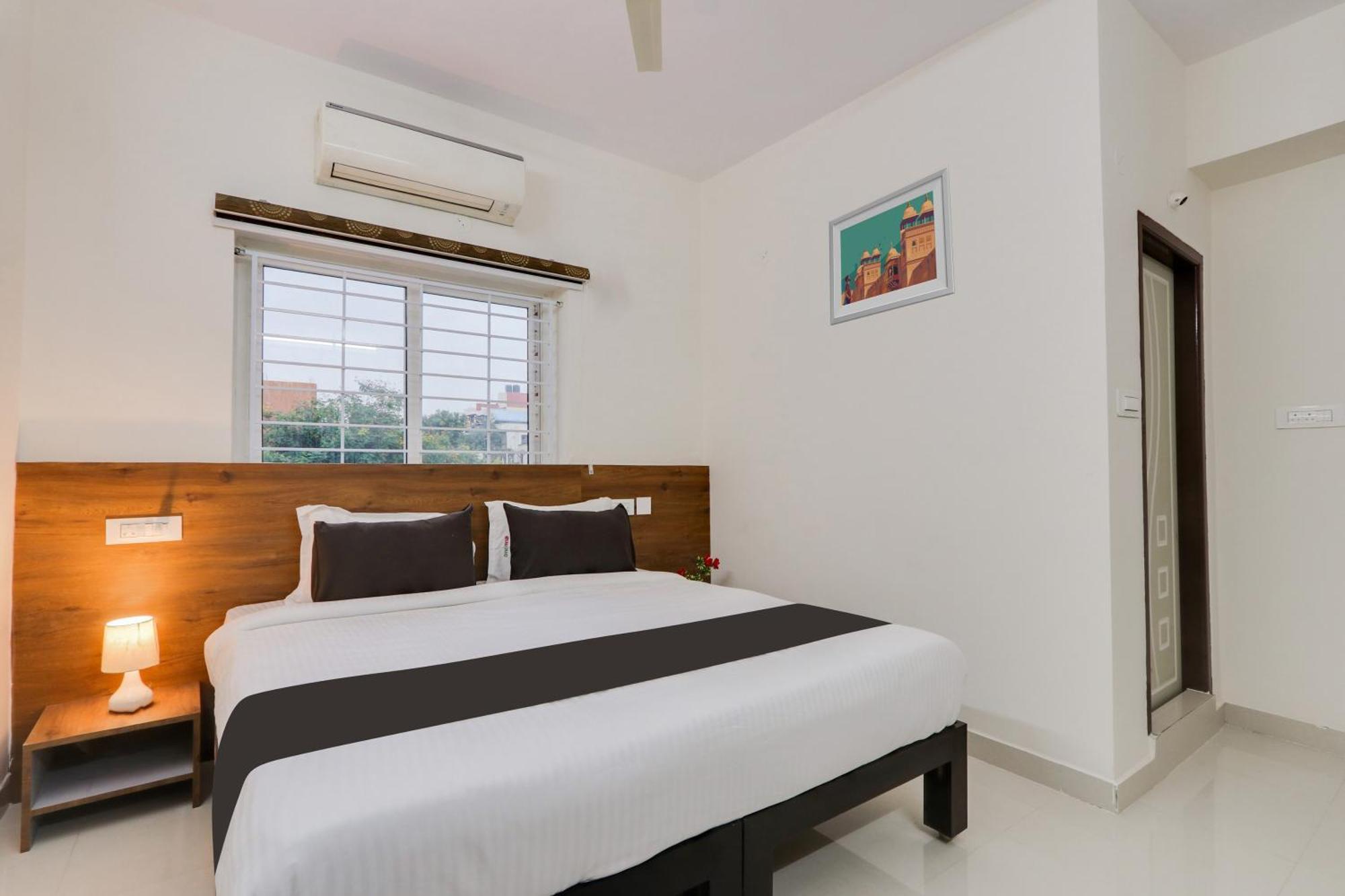 Super Townhouse Sri Nirvana Grand Hotel Hyderabad