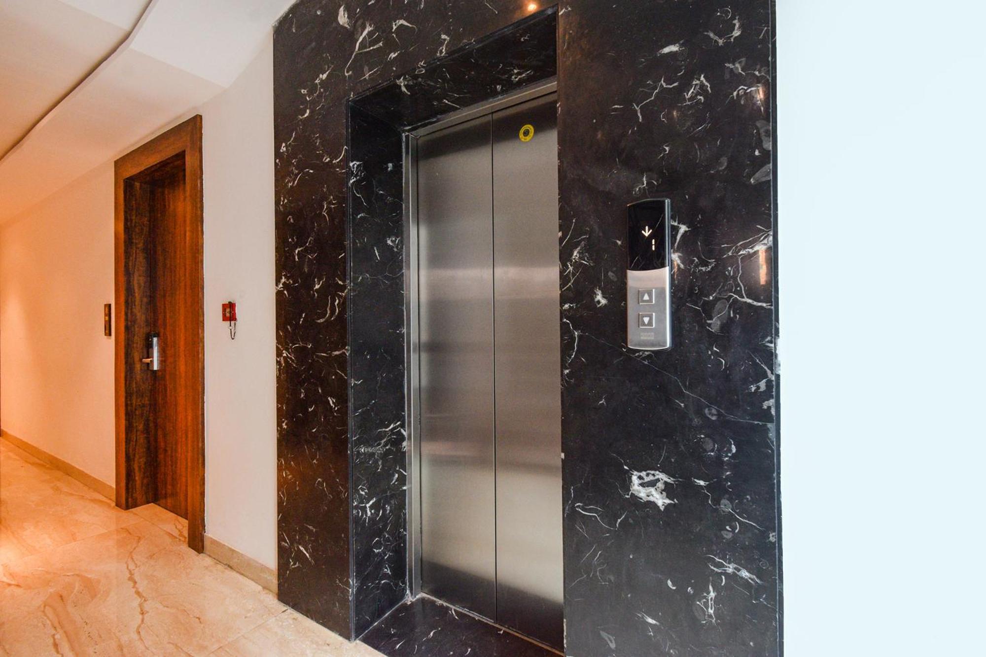 Fabhotel Prime Prowell Apex 3*
