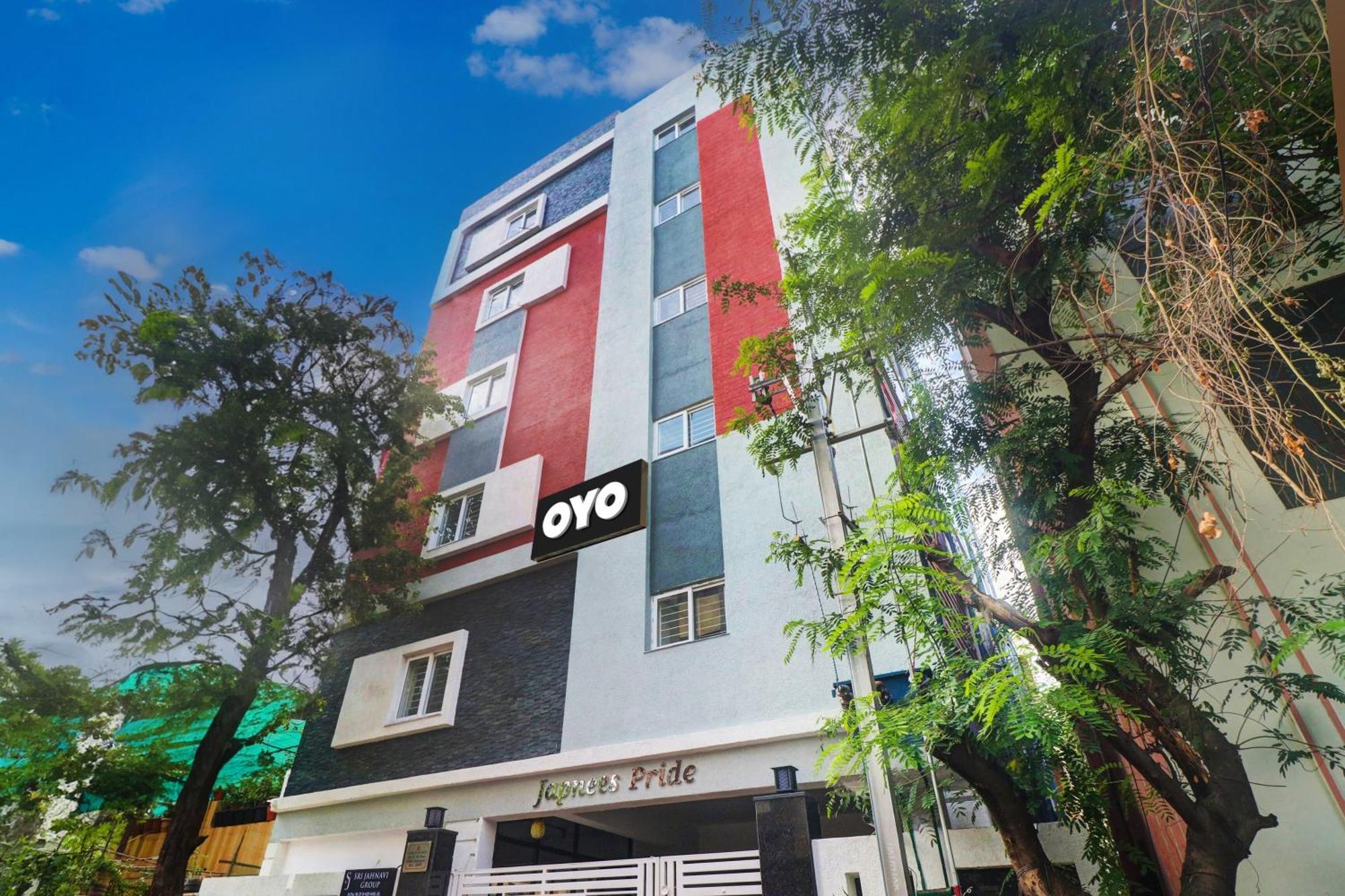 Townhouse Jahnavi Group Hotel