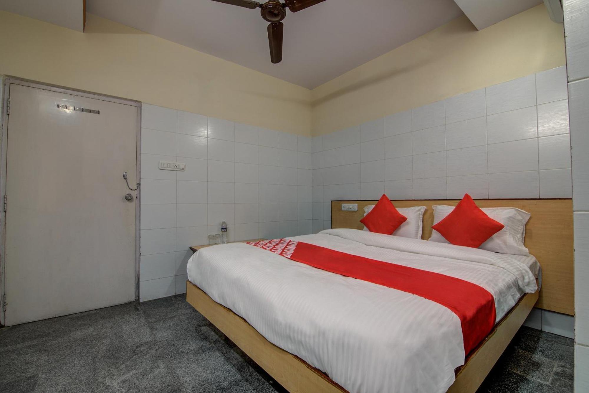 Hotel O Mayur's Residency Near Malkpet
