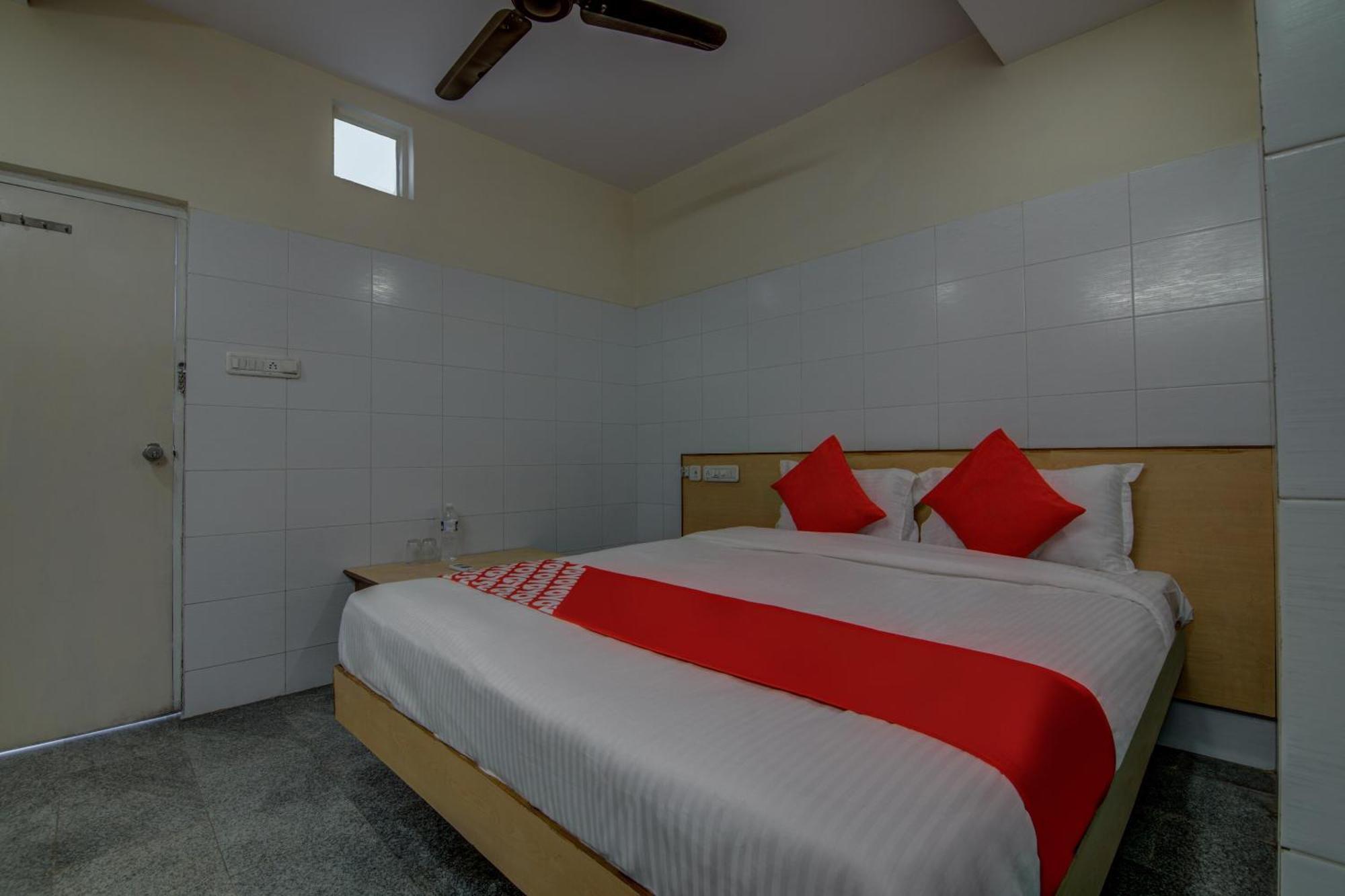 Hotel O Mayur's Residency Near Malkpet