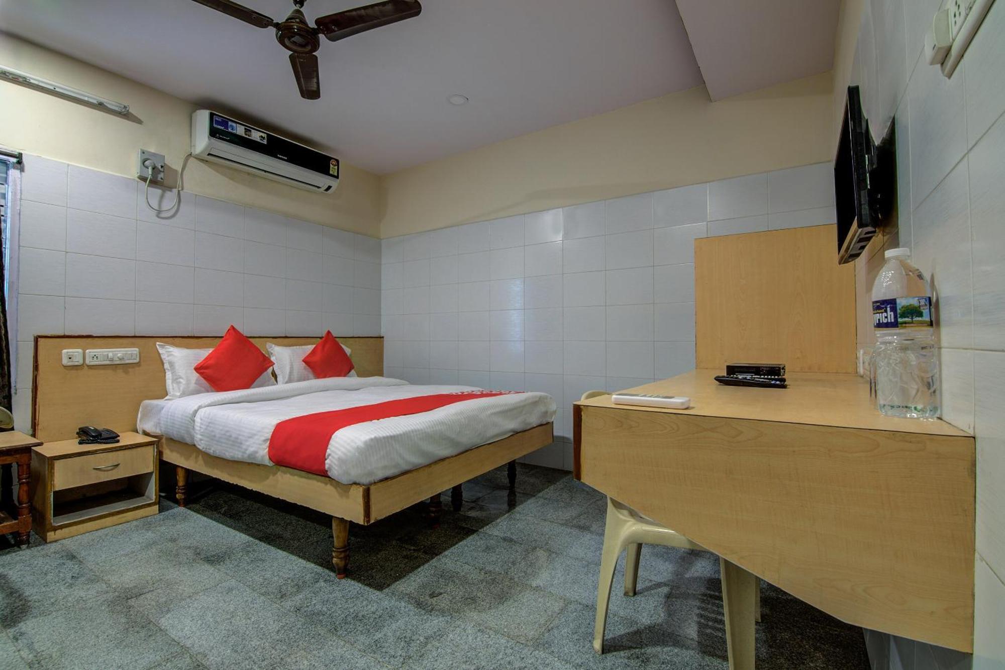 Hotel O Mayur's Residency Near Malkpet