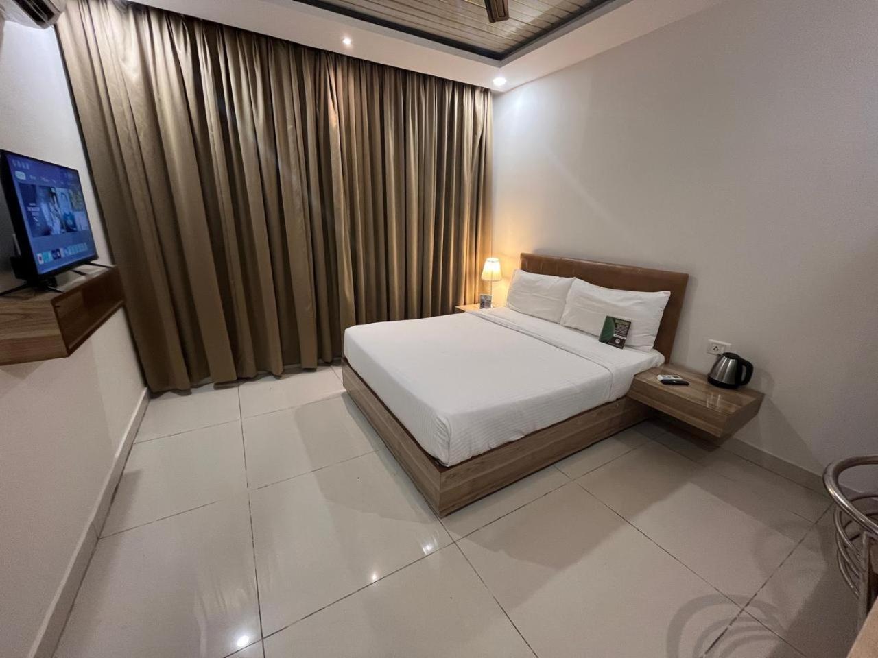 Hibiscus Tree- Bachupally 3* Hyderabad