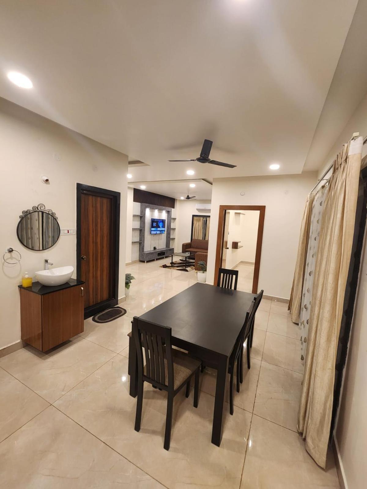 Apartamento Tgr - The Grand Rosso Hyderabad