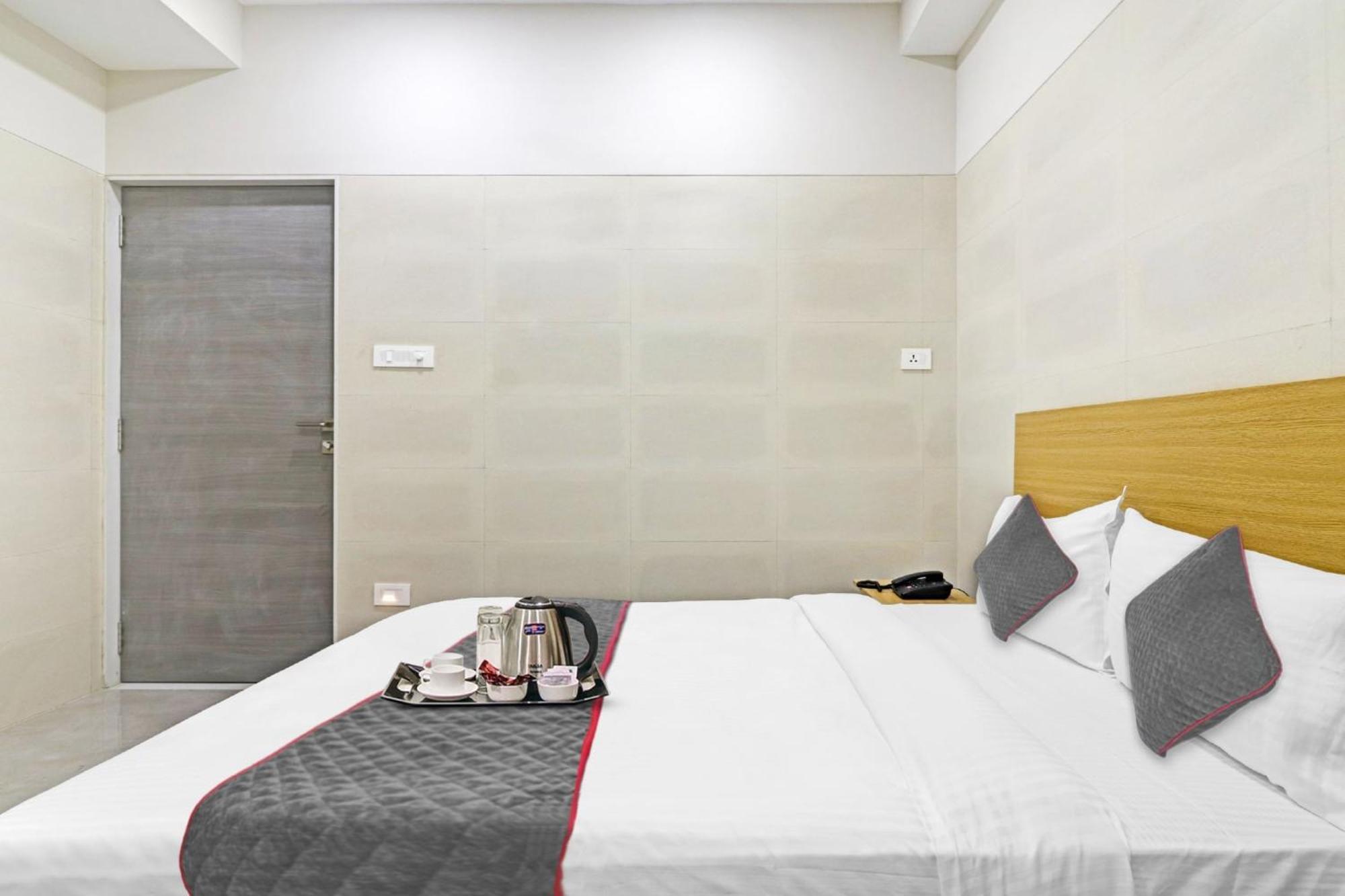 Hotel Super Townhouse Ameerpet Hyderabad
