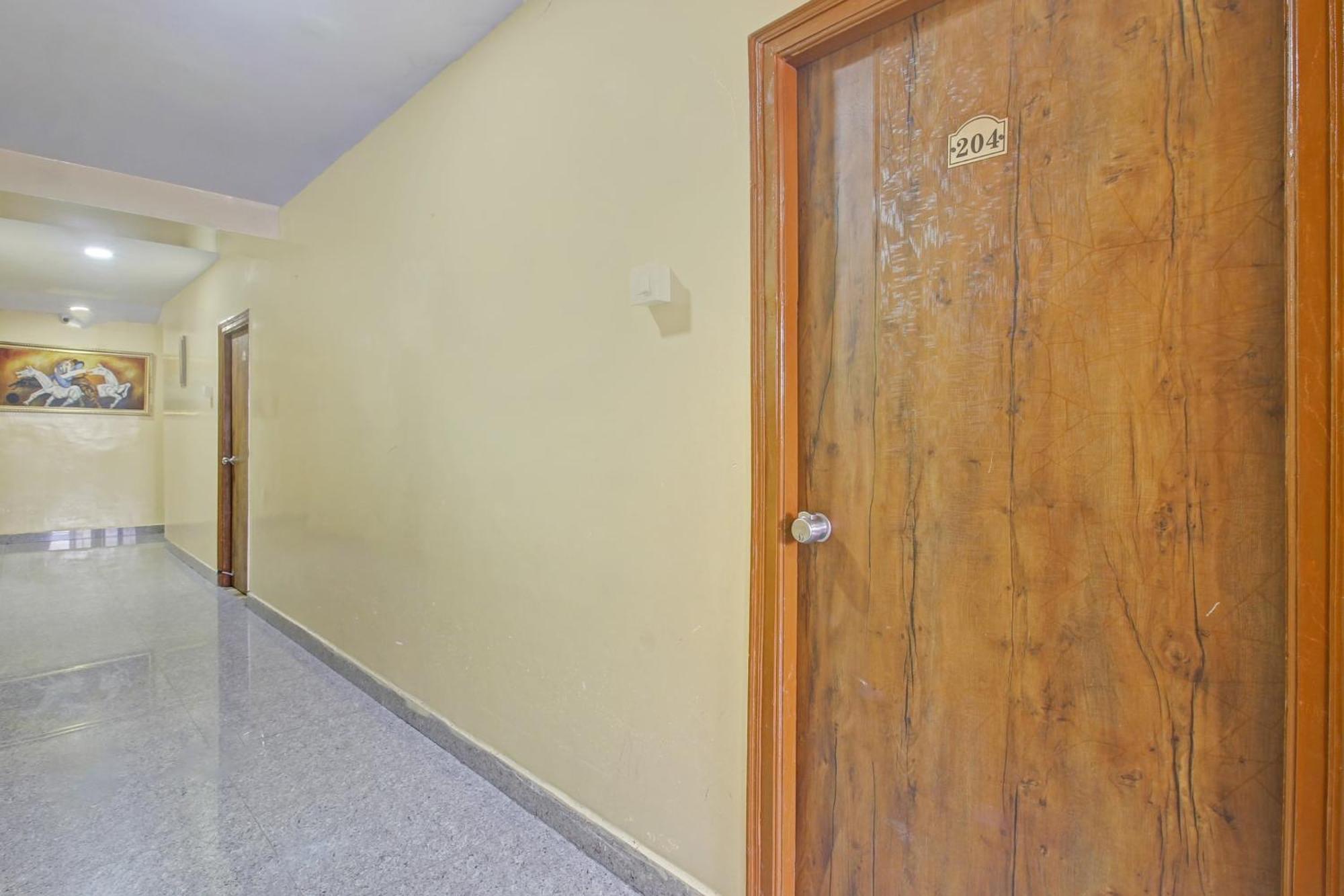 Super O Sri Sai Regency Hotel