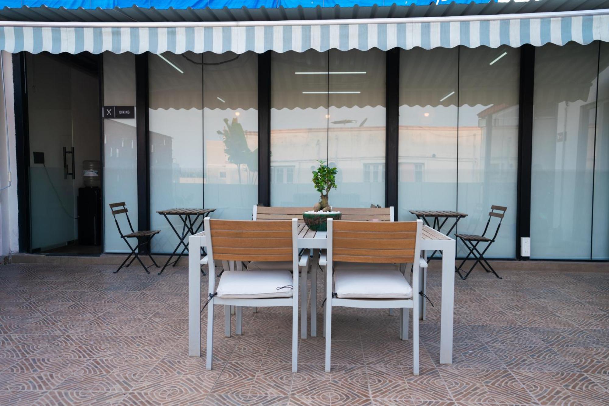 Kyzen Smart Hotel