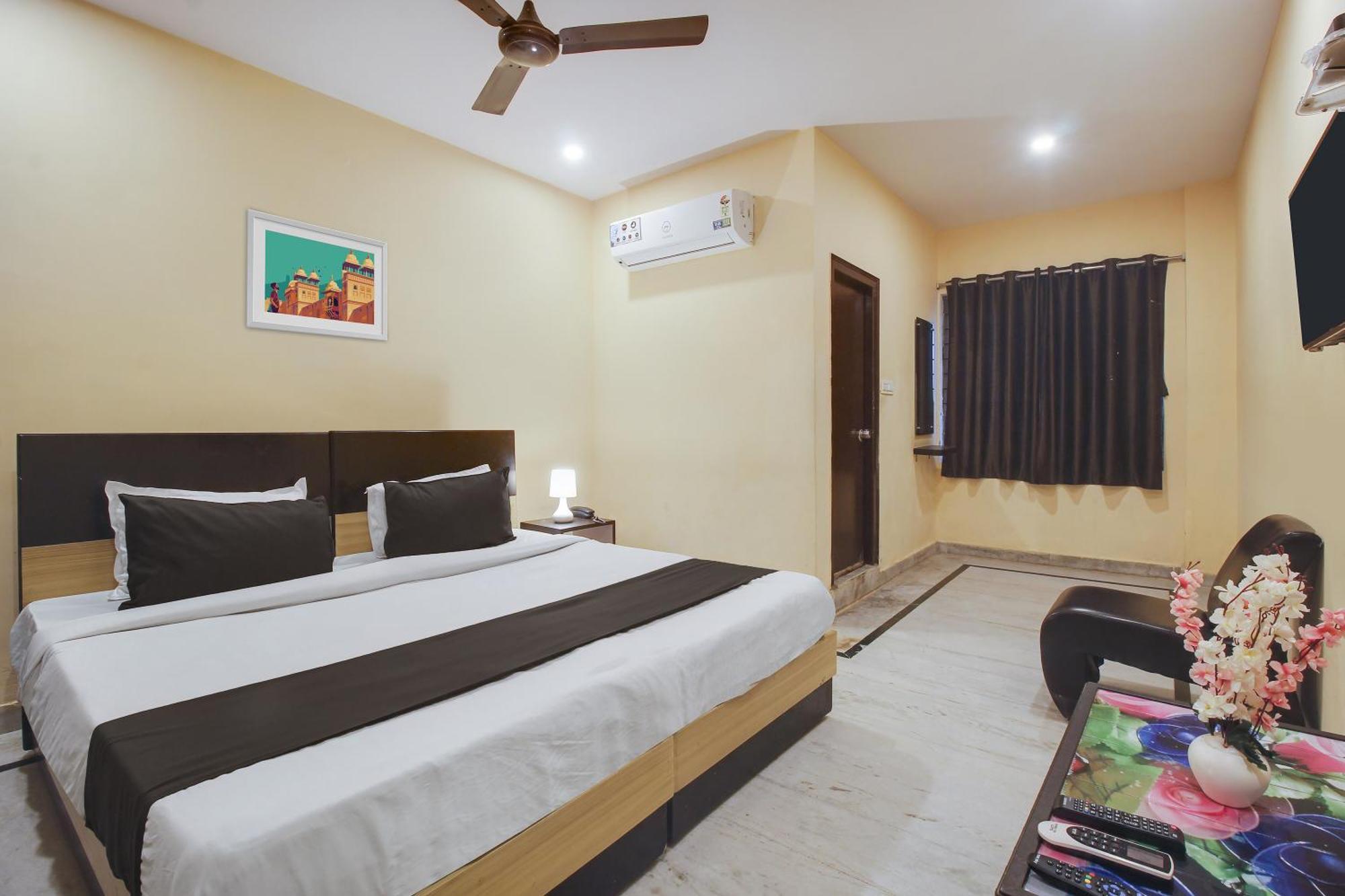 Super O Anuguna Tulasi Grand Near Jntu 3*