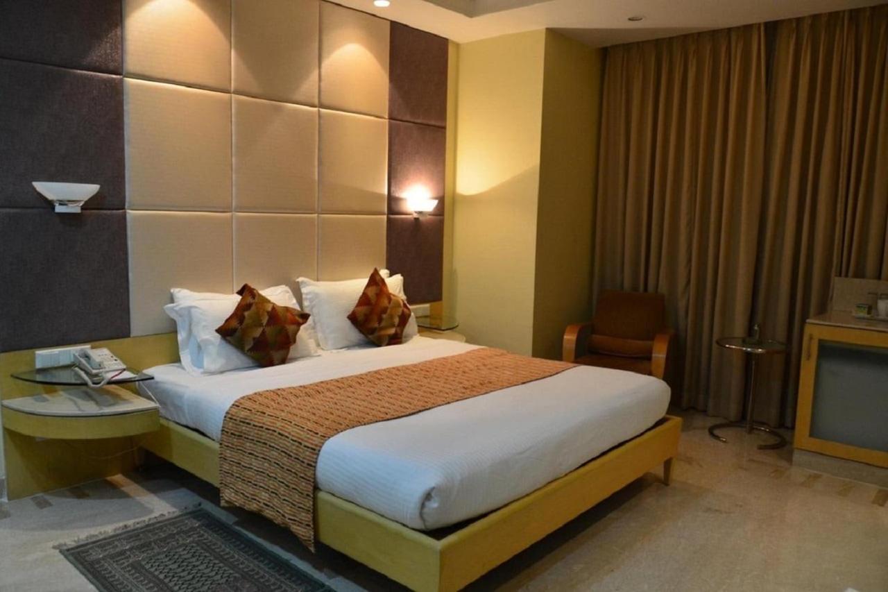 Luxury Residents - Family Friendly Hotel, Free Shuttle Hyderabad