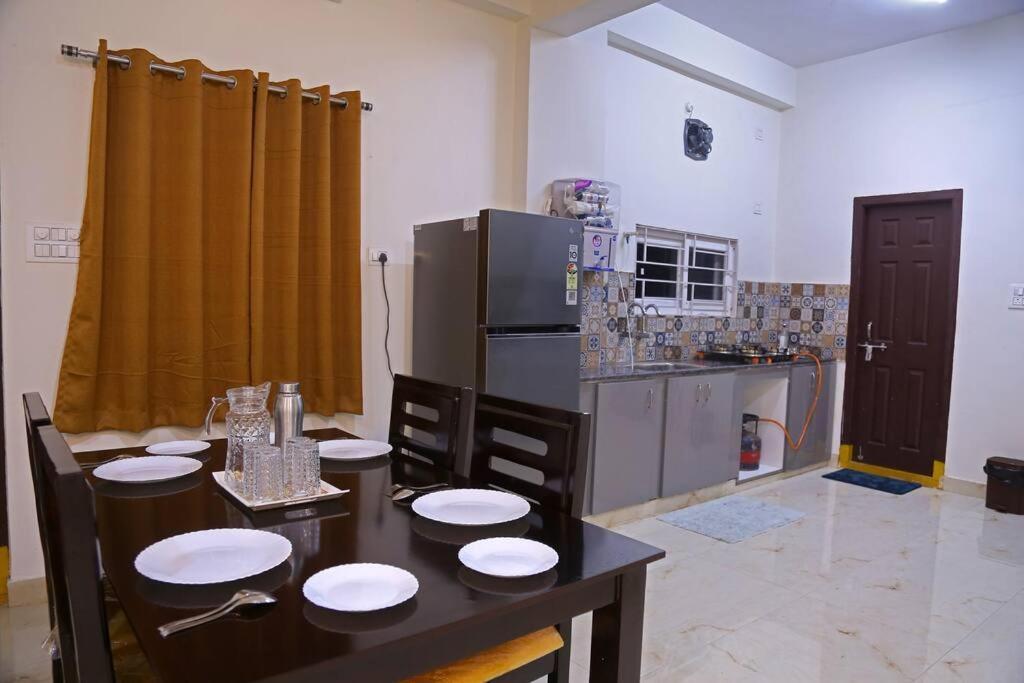 Apartment Veetil -3bhk Ac, Kukatpally, *
