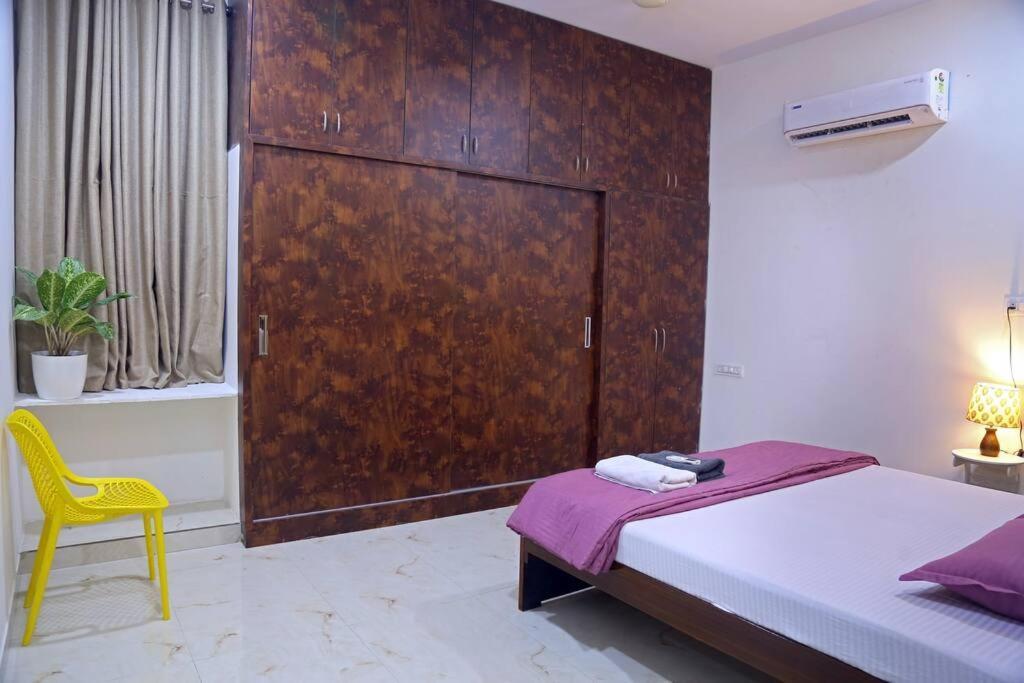 Apartment Veetil -3bhk Ac, Kukatpally, Hyderabad
