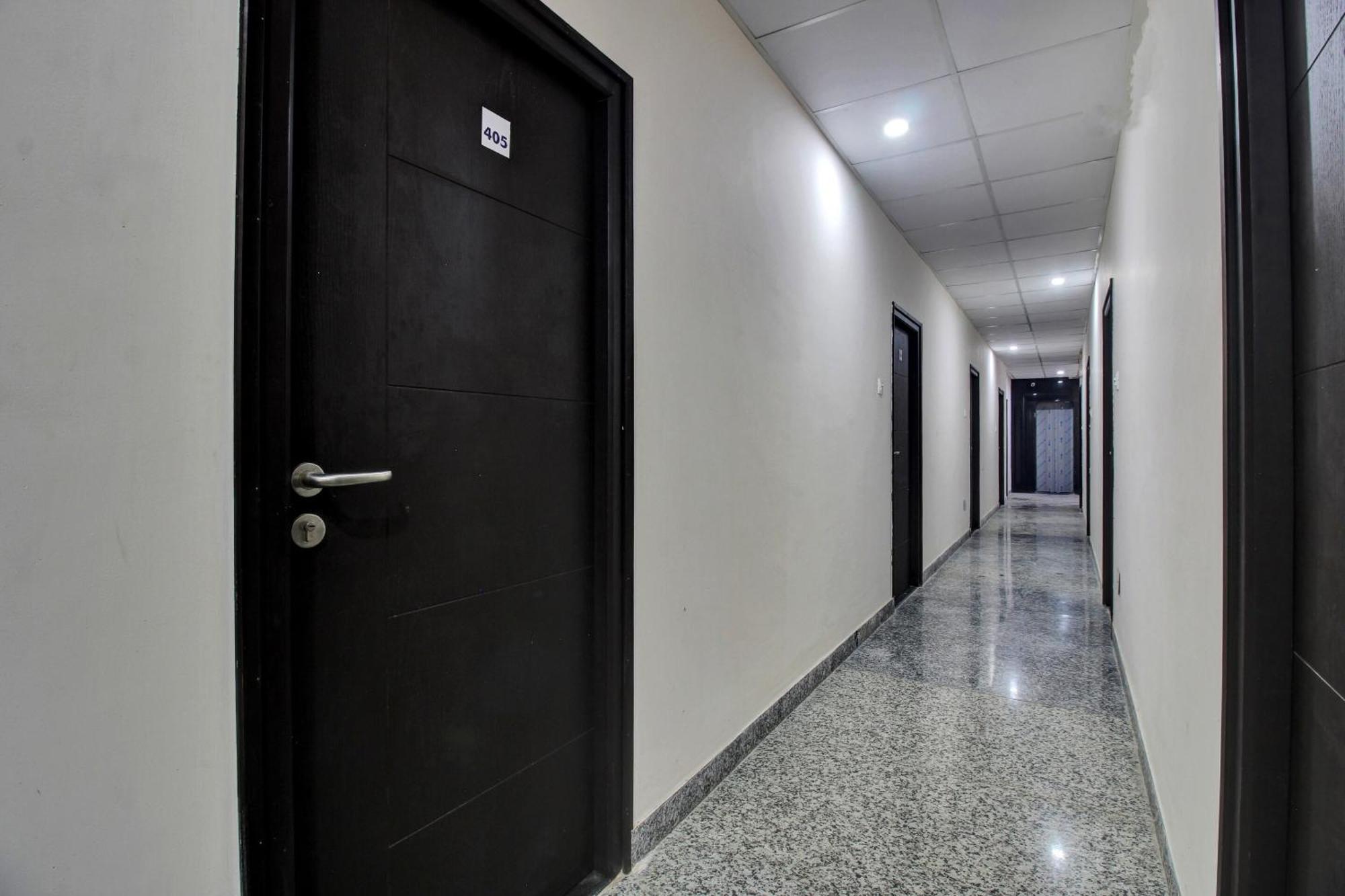 Super O Hillside Dlf Gachibowli Near Shilparamam Hotel Hyderabad