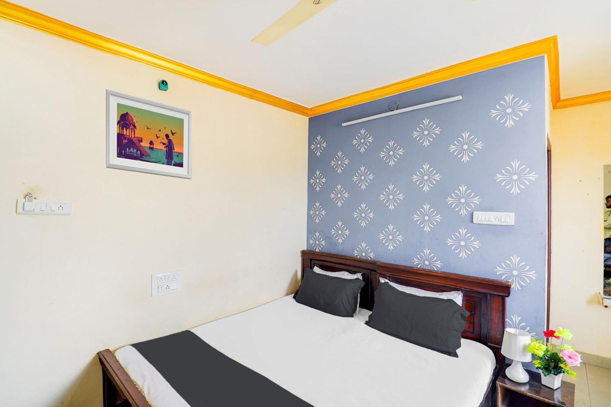 Collection O New Royal Plaza Nampally Hotel