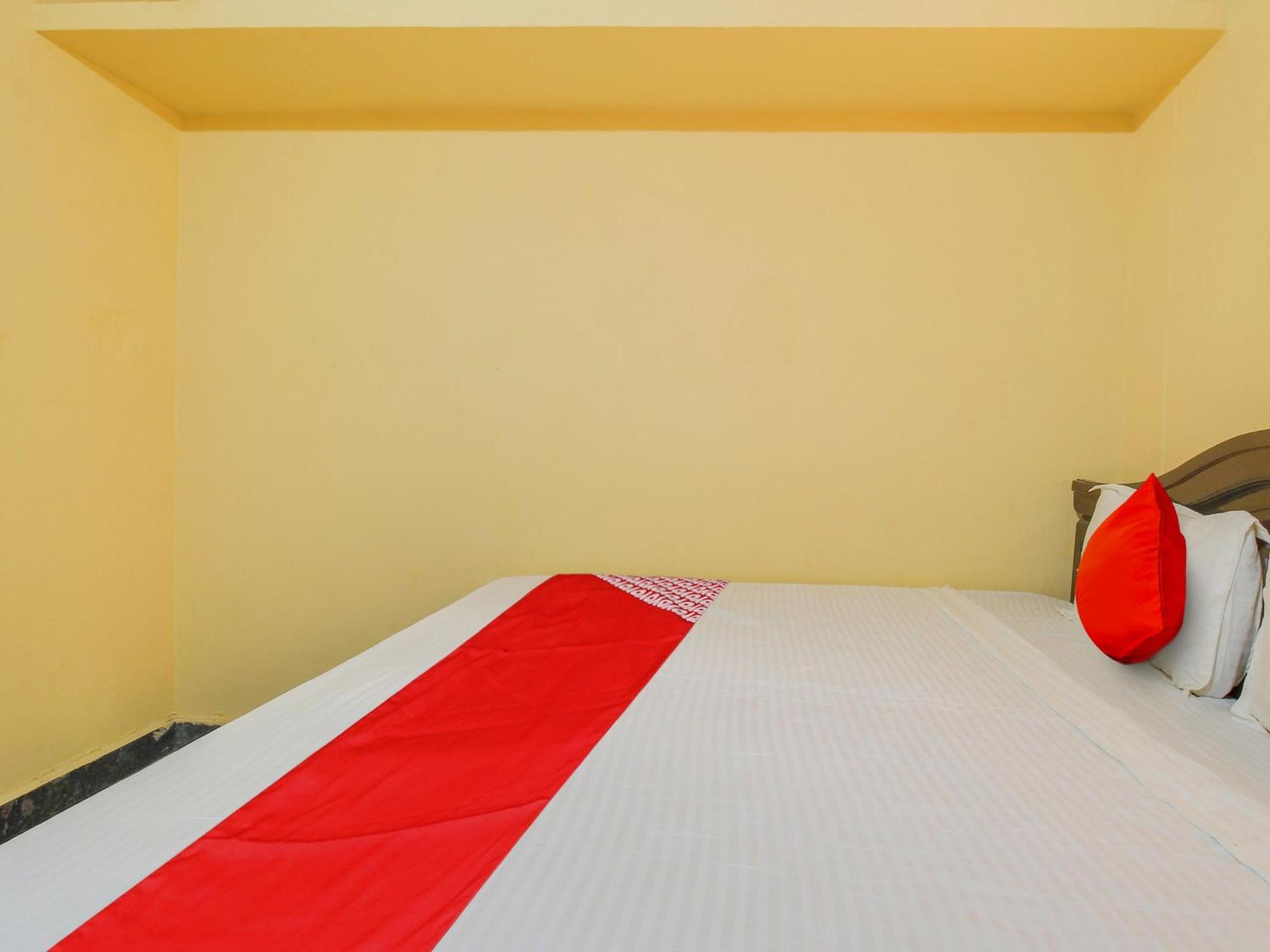 Hotel O Am Luxury Ac Room'S