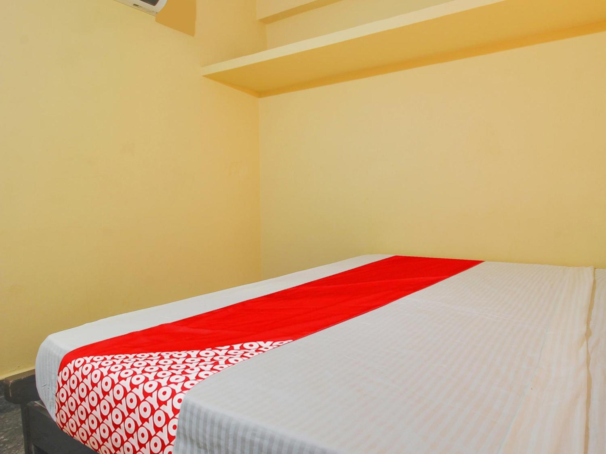 Hotel O Am Luxury Ac Room'S 3*