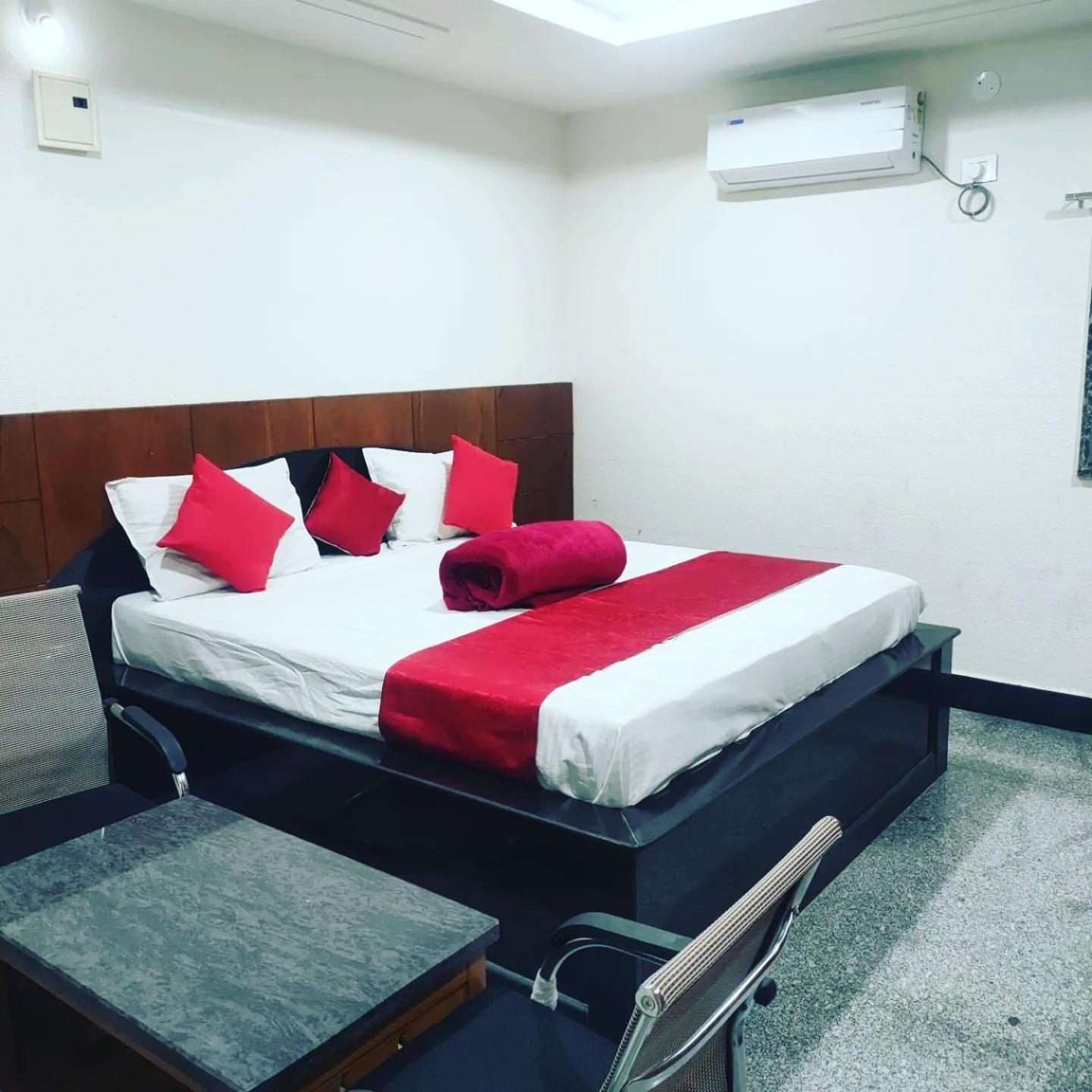 New Maruthi Inn, Lb Nagar Hotel