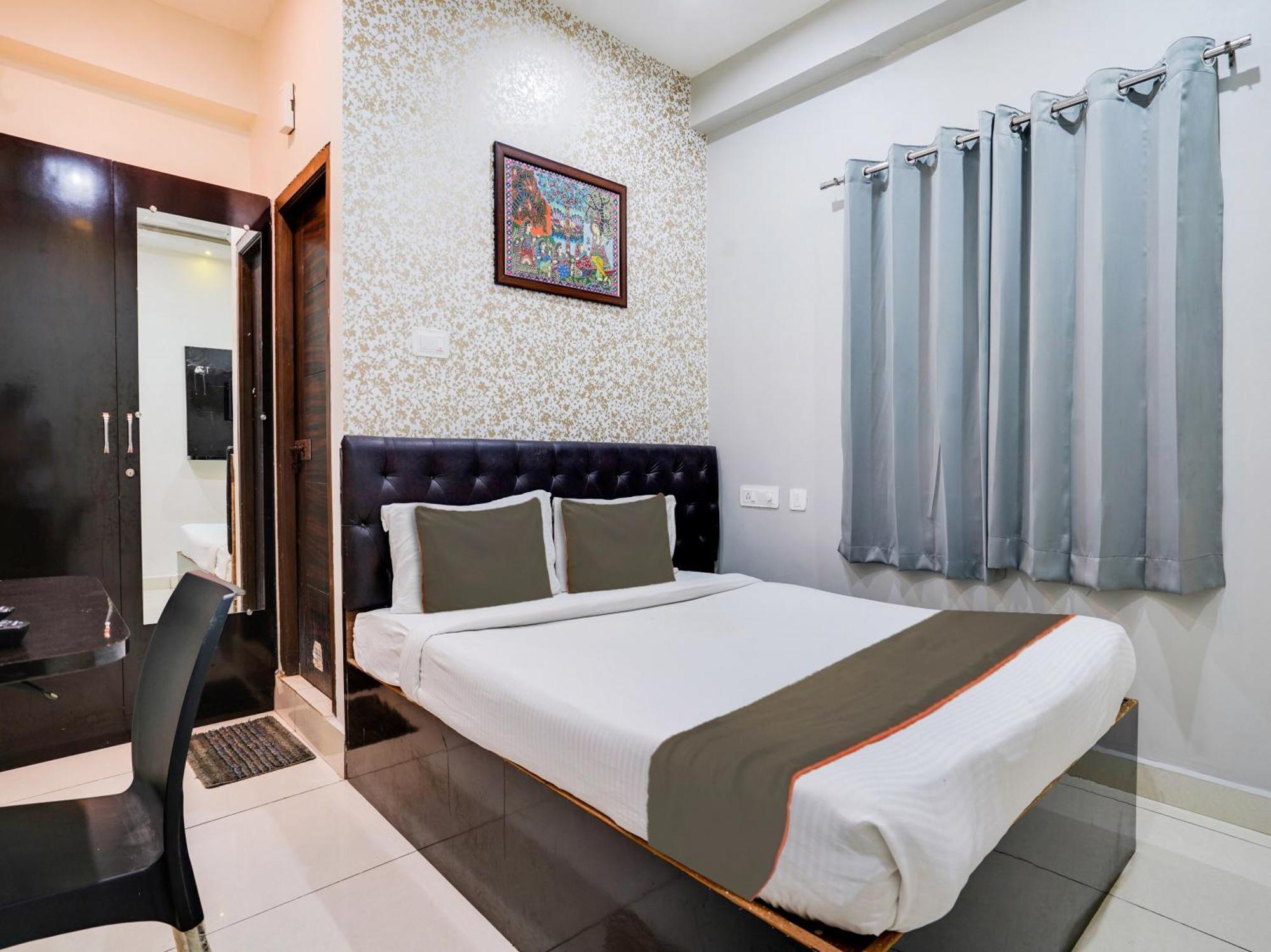 Collection O Blue Iris A Grandure. 4* Hyderabad