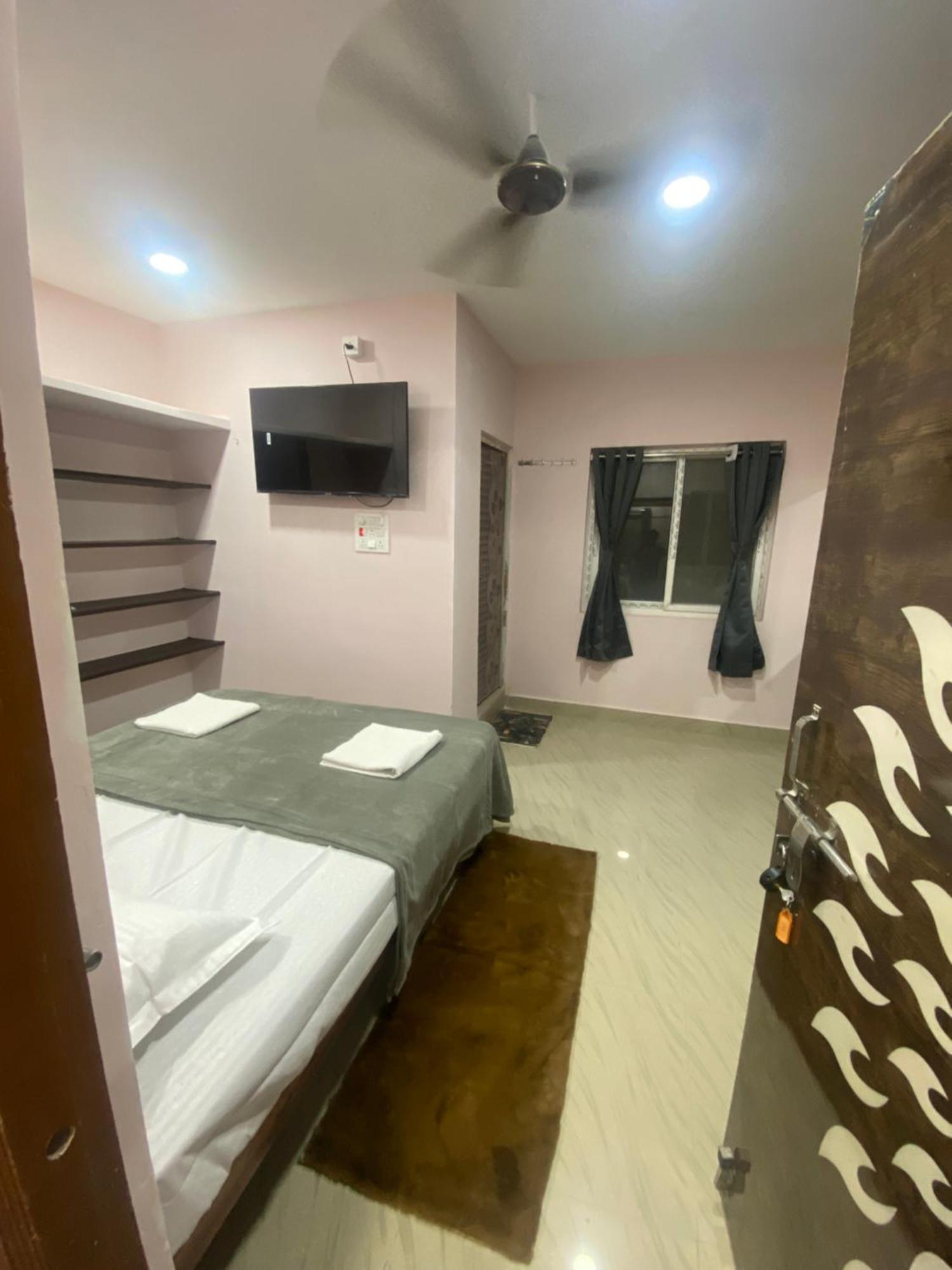 Rockline - With Comfort Homestay *
