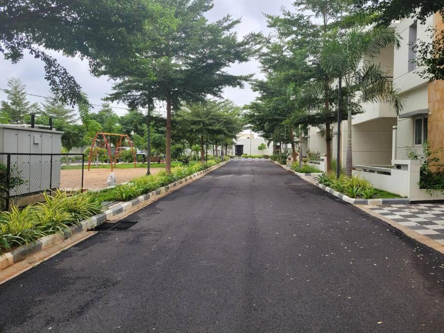 Villa Near To Airport, Just 10 Minutes Away Hyderabad