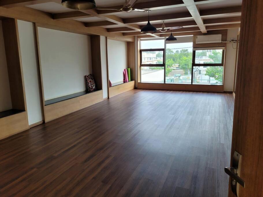 Near To Airport, Just 10 Minutes Away Villa